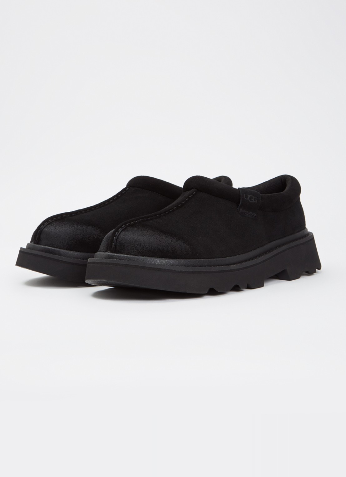 UGG Tasman Lug instappers van suède - detail zwart