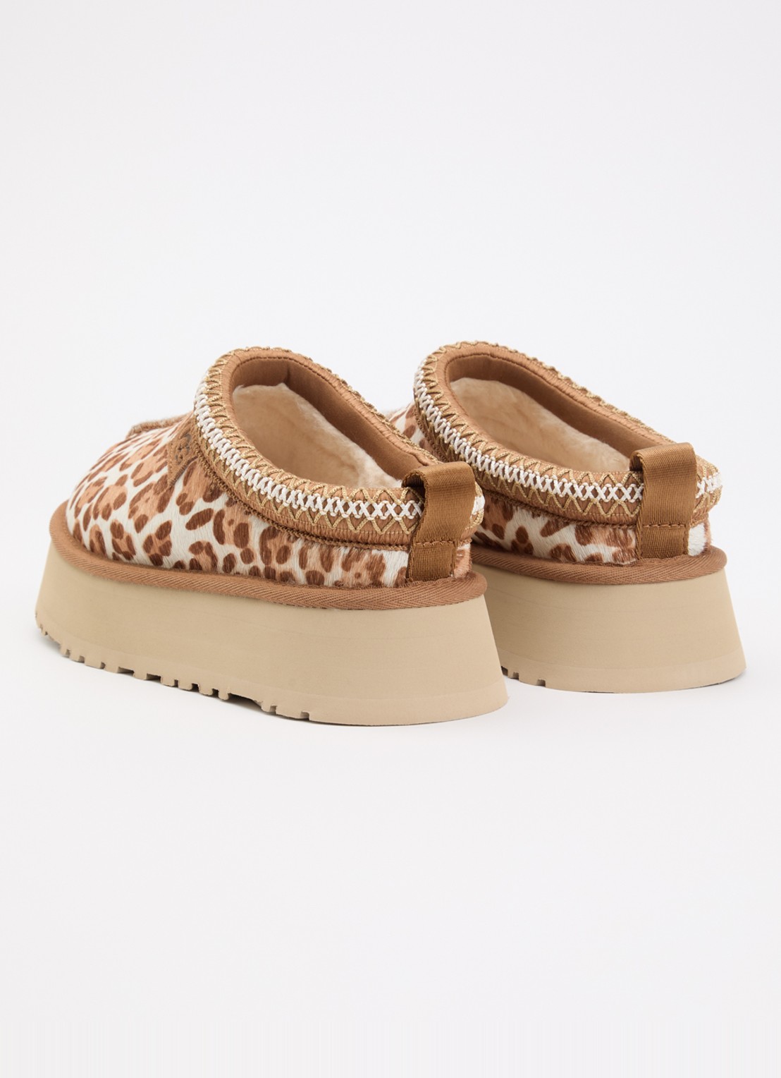 UGG Taz Plains muiltje met panterprint - achterkant 4 beige