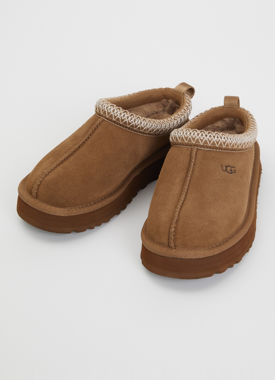 UGG Tazz instapper van suède - voorkant 2 donkerbeige