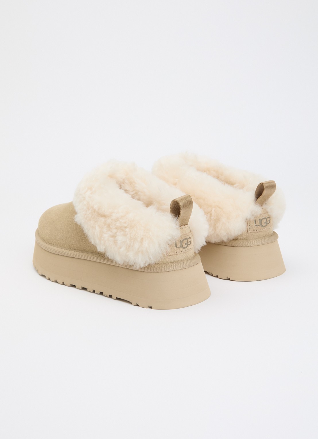 UGG Tazzelle instapper van suède met plateauzool - achterkant 5 beige