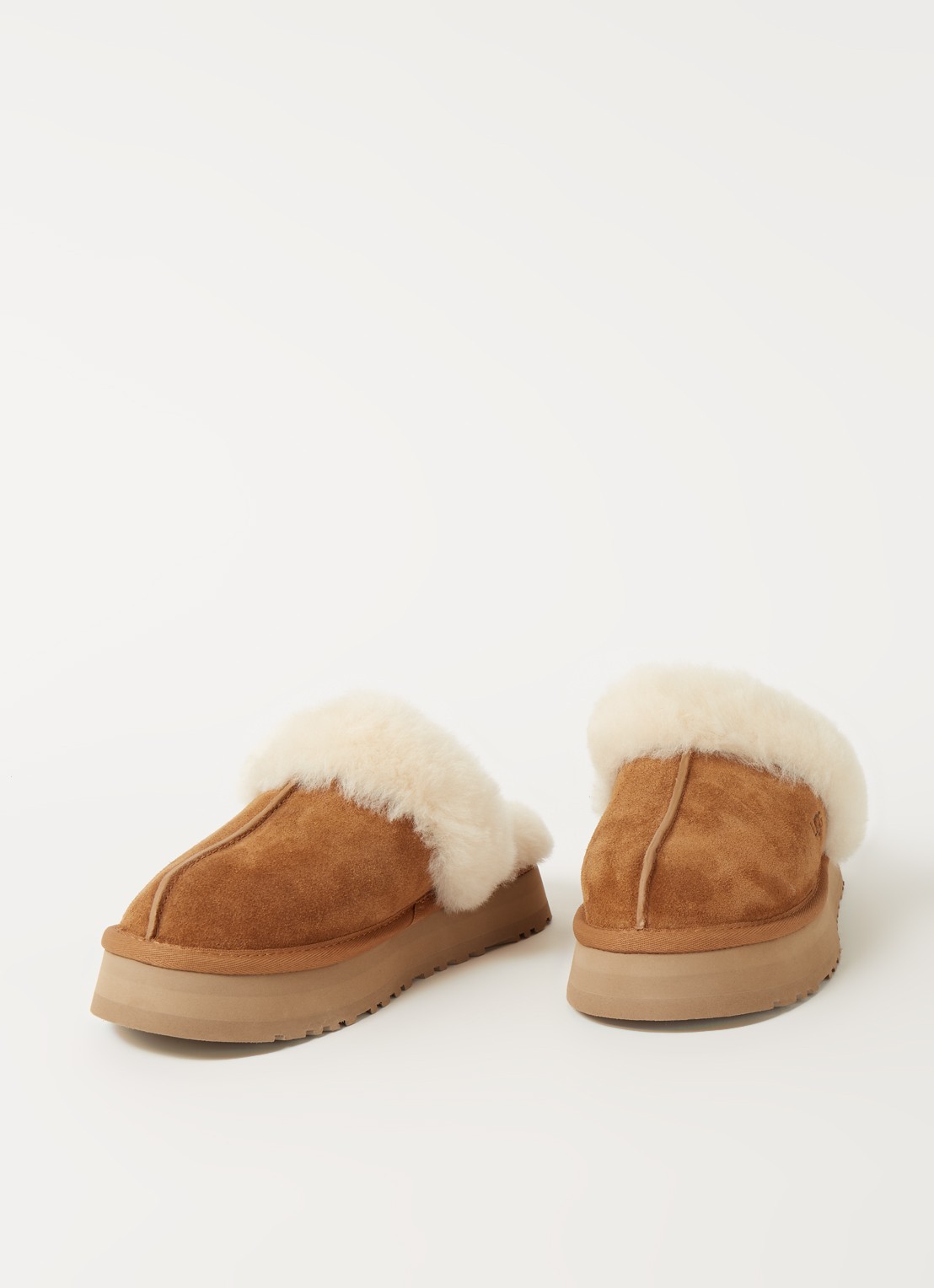 UGG W Disquette pantoffel van suède met schapenwol - detail 2 lichtbruin
