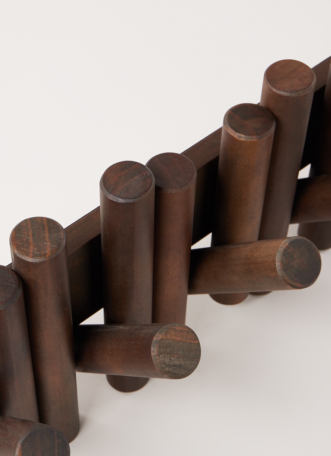Umbra Picket kapstok 37 cm - detail 3 donkerbruin