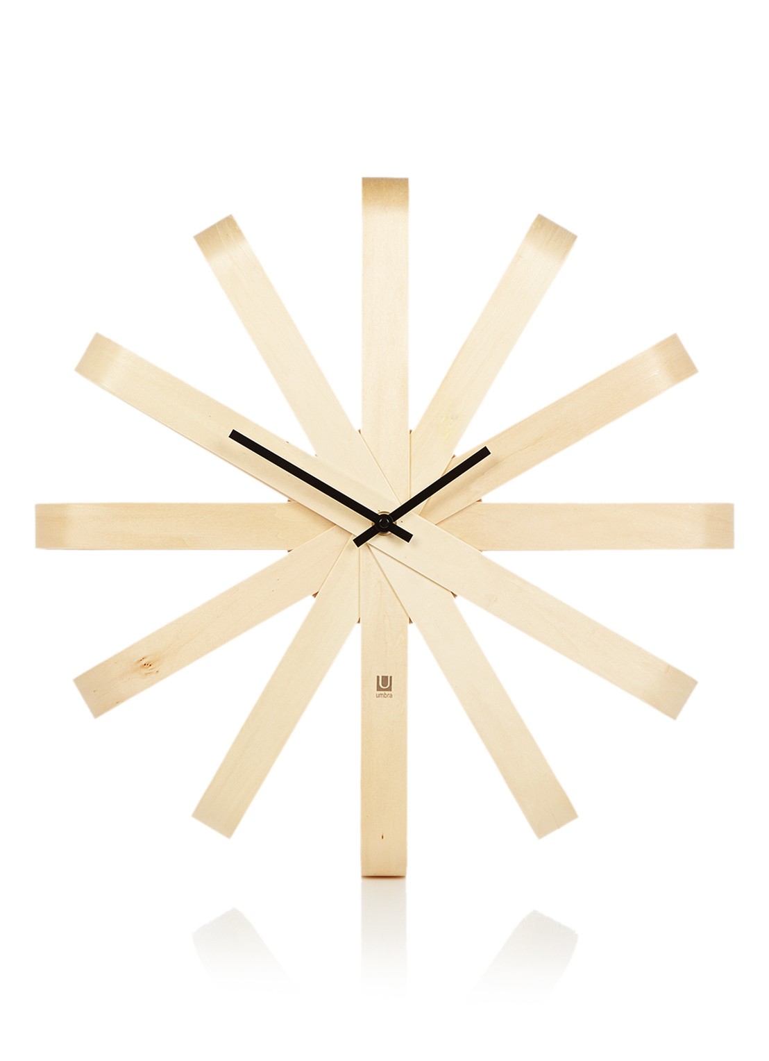 Umbra Ribbonwood wandklok naturel 51 cm - voorkant donkerbeige