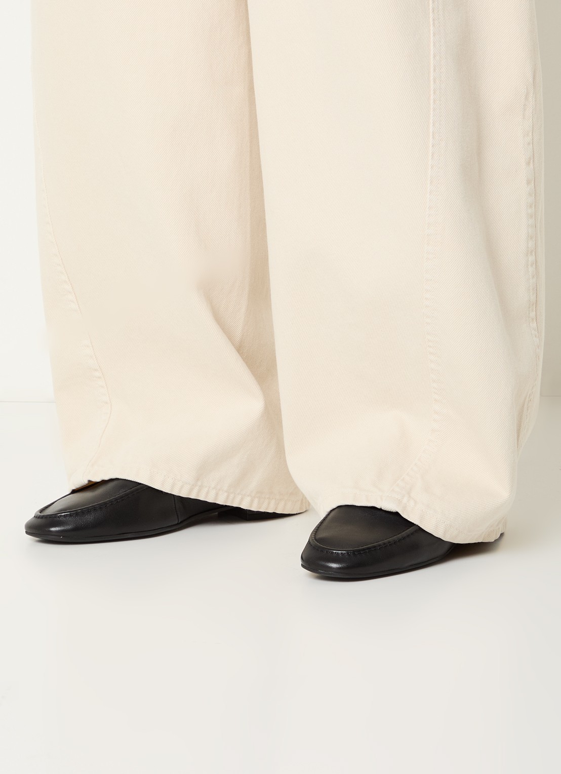 Unisa Belgi loafer van leer - voorkant 6 zwart
