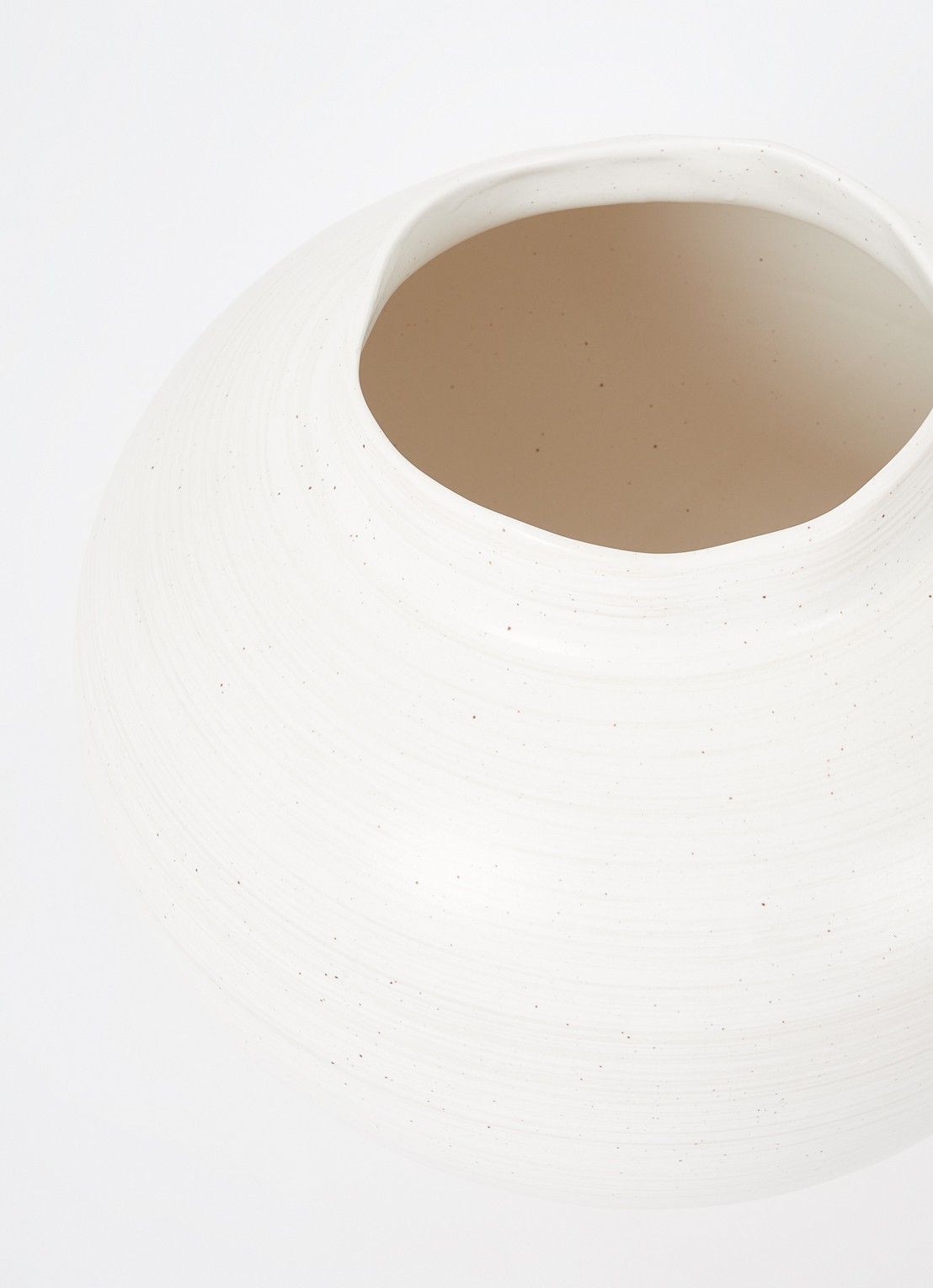 Urban Nature Culture Camila vaas 33 cm - detail gebroken wit