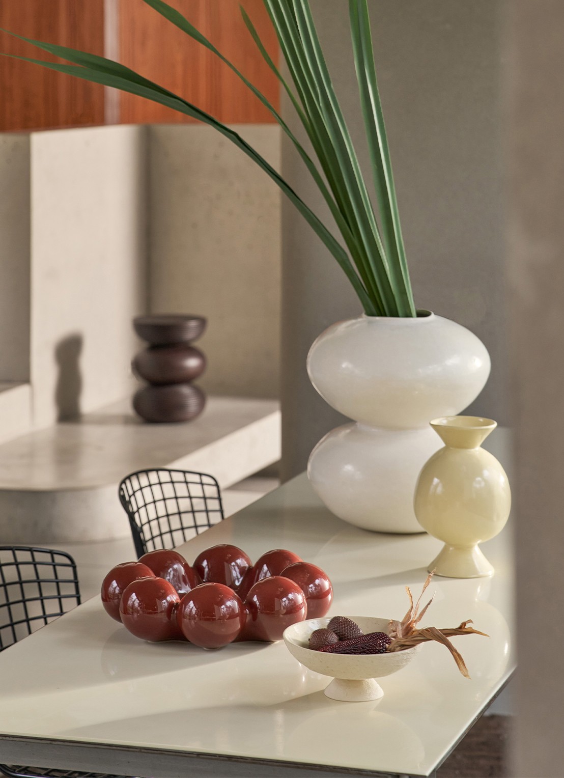 Urban Nature Culture Foss vaas 41 cm - voorkant 2 naturel