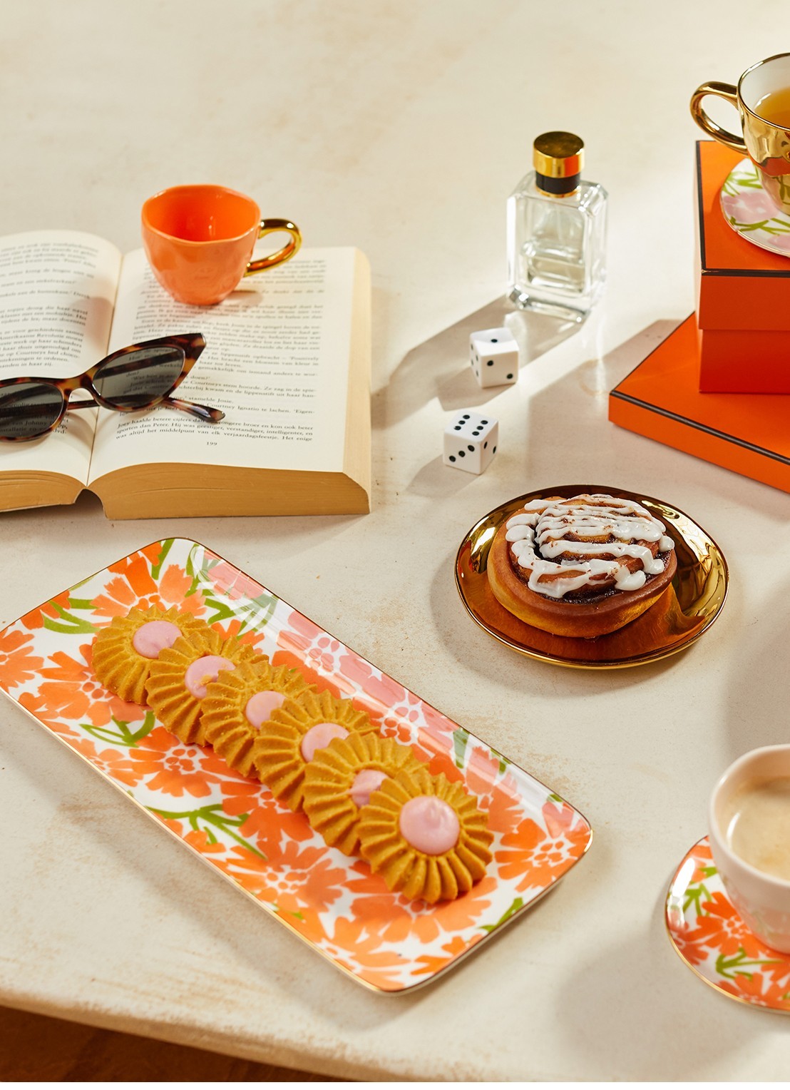 Urban Nature Culture Good Morning Palesa taartplateau 14 x 31 cm - voorkant 2 orange