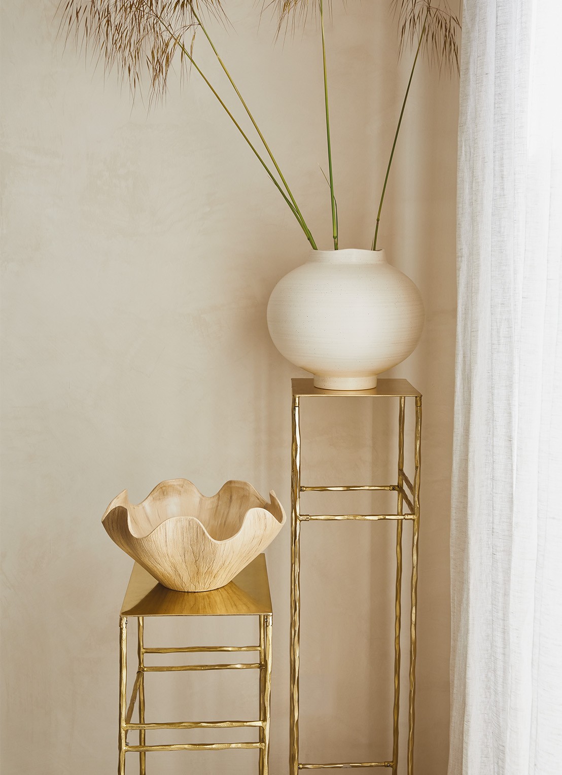 Urban Nature Culture Hera decoratieschaal 36 cm - voorkant 2 donkerbeige
