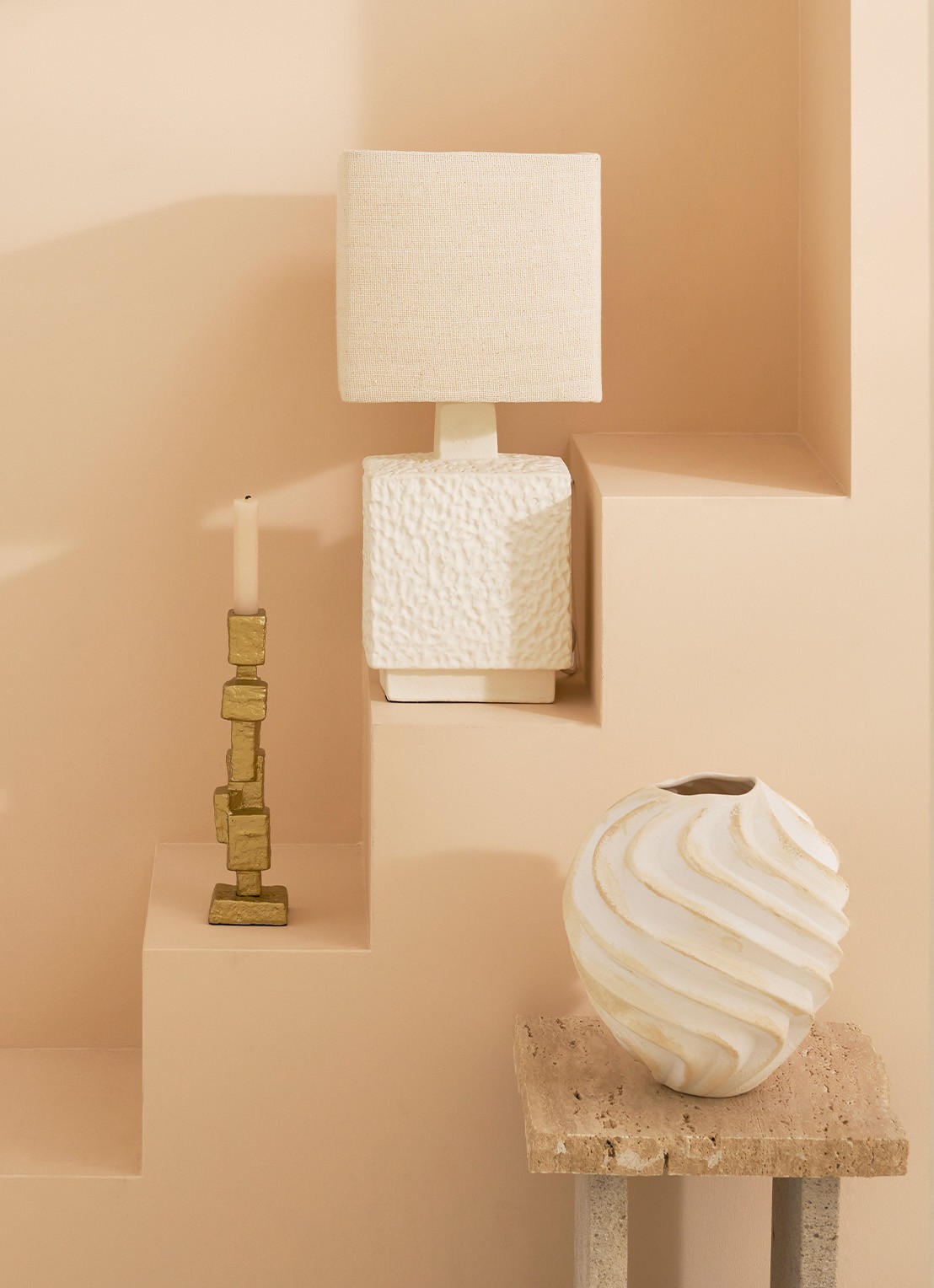 Urban Nature Culture Mona kandelaar 28 cm - voorkant 4 goud