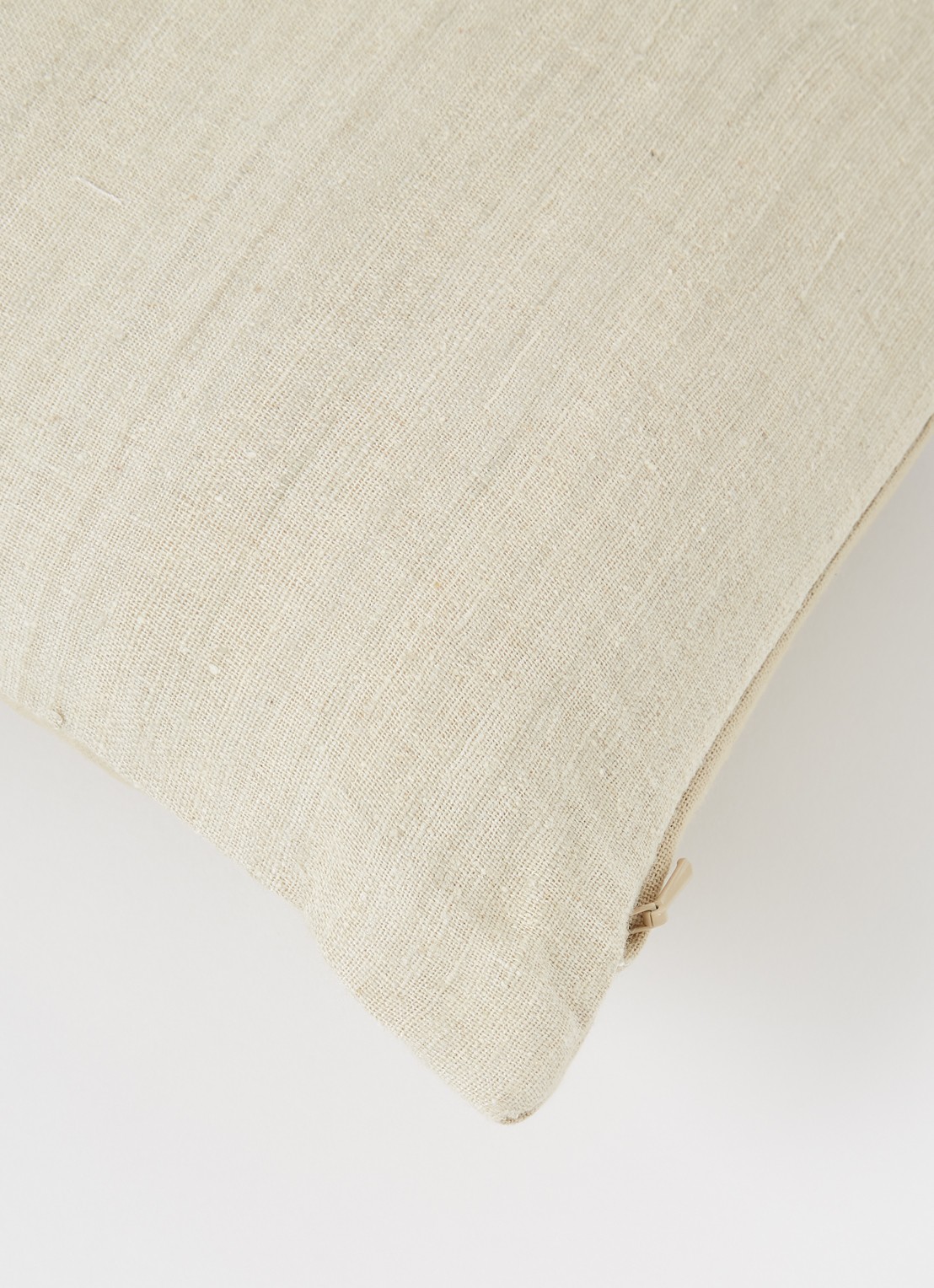 Urban Nature Culture Silk sierkussen 50 x 30 cm - detail 3 lindegroen
