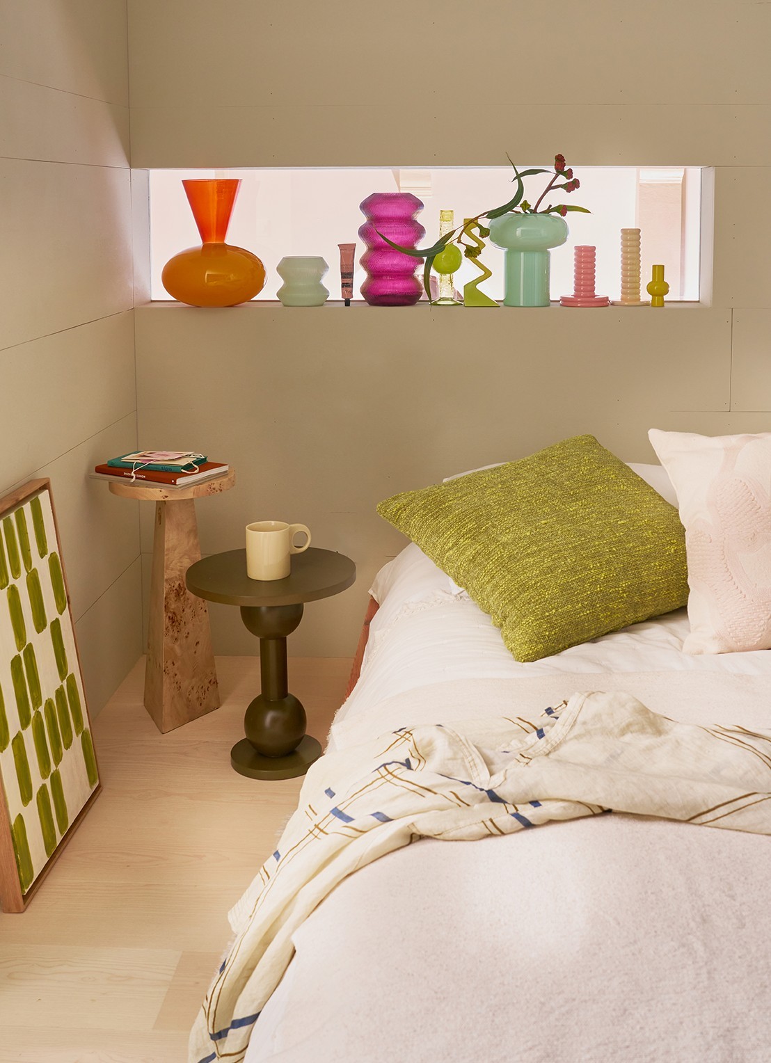 Urban Nature Culture Skye XL waxinelichthouder 12,5 cm - voorkant 4 lichtgroen