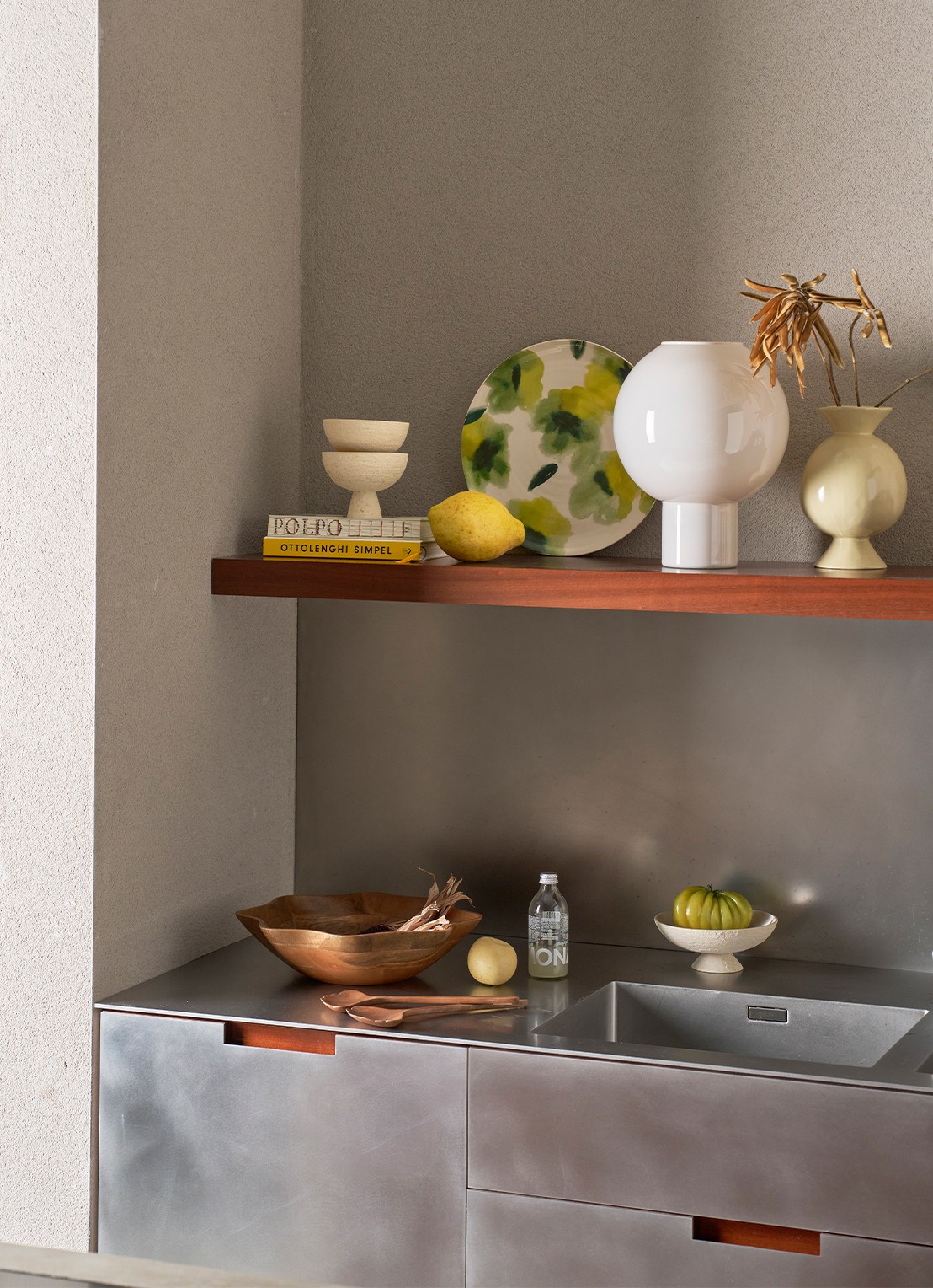 Urban Nature Culture Van vaas 36 cm - voorkant 2 creme