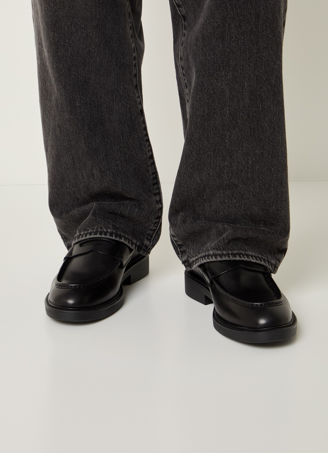 Vagabond Shoemakers Alex M loafer van leer - voorkant 2 zwart