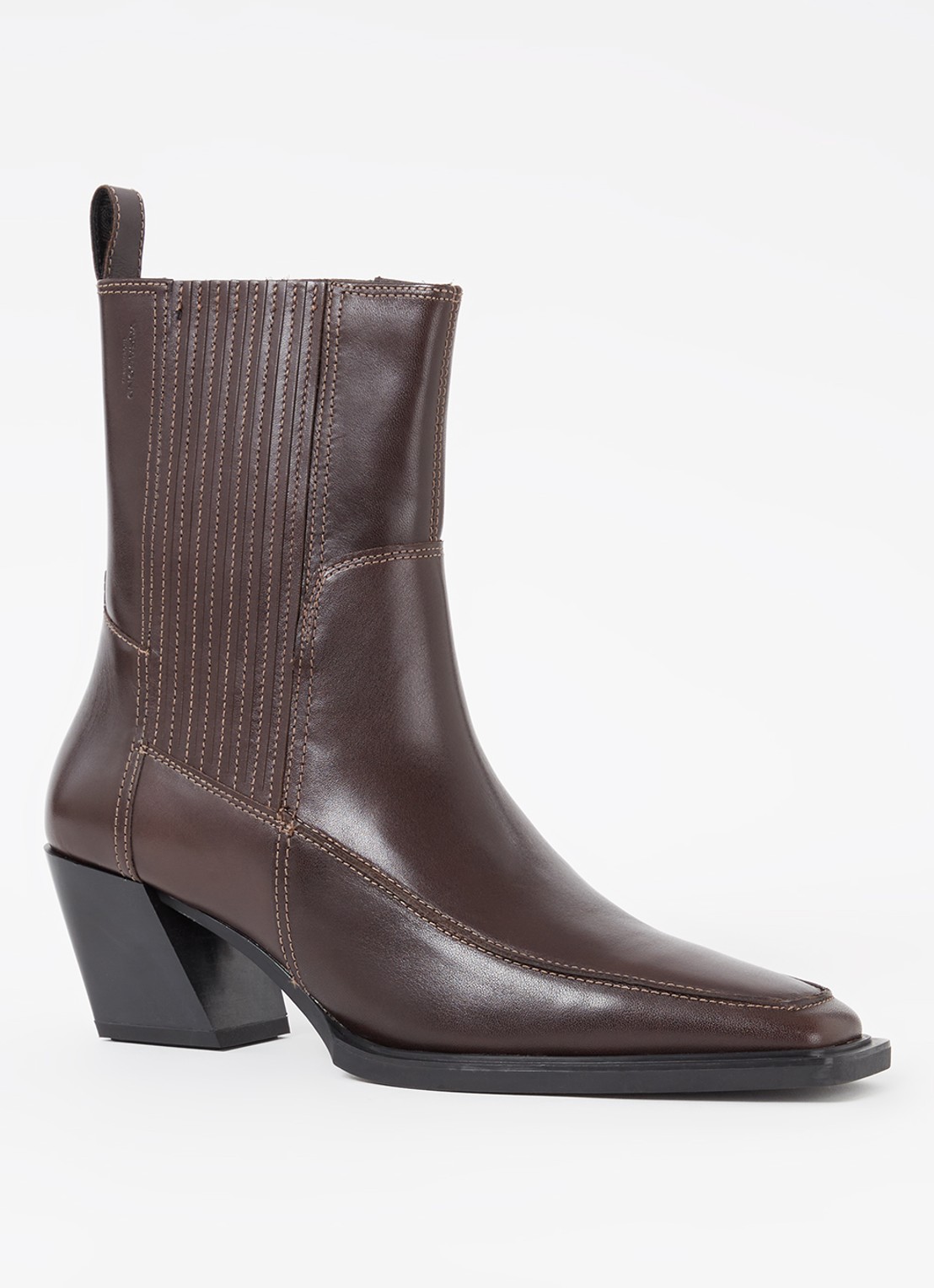 Vagabond Shoemakers Alina enkellaarsje van geitenleer - voorkant donkerbruin