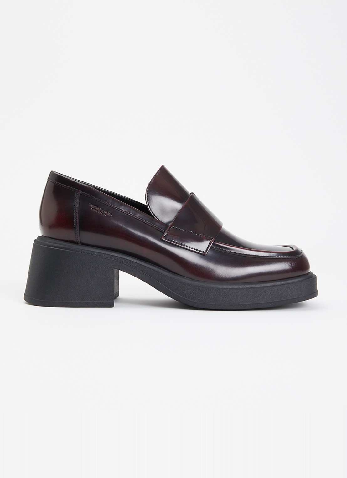 Vagabond Shoemakers Dorah loafer van lakleer - voorkant bordeauxrood