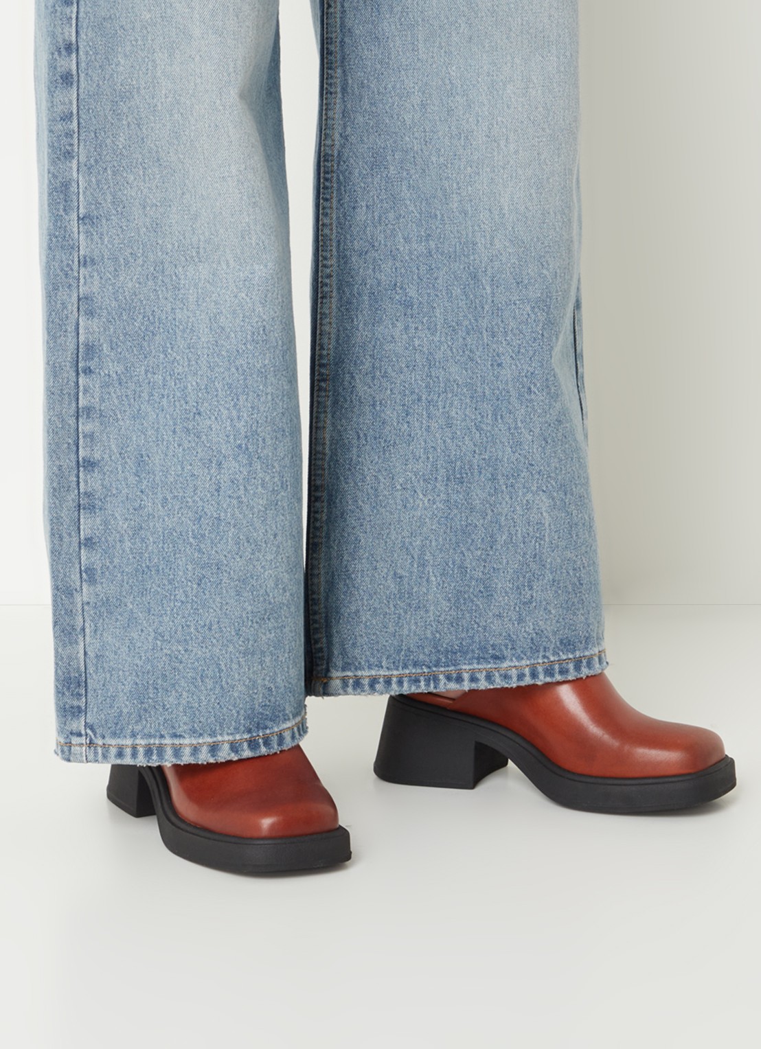 Vagabond Shoemakers Dorah muiltje van leer  - voorkant 2 lichtbruin