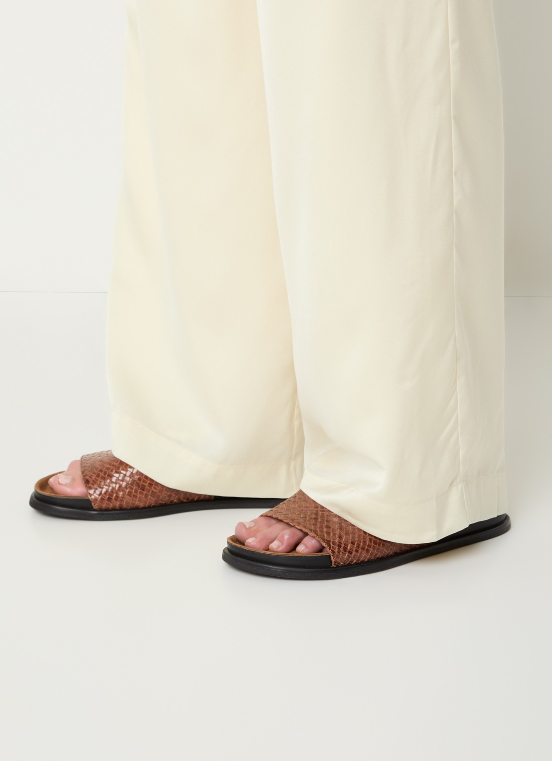Vagabond Shoemakers Effie slipper van leer - voorkant 6 cognac