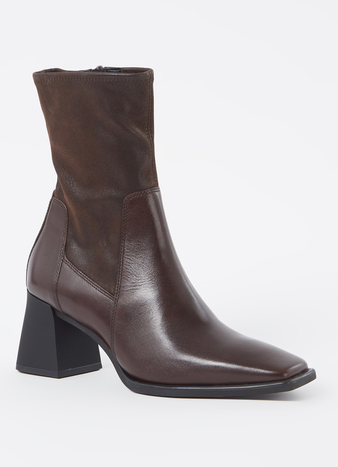 Vagabond Shoemakers Hedda enkellaarsje van leer  - voorkant 4 donkerbruin