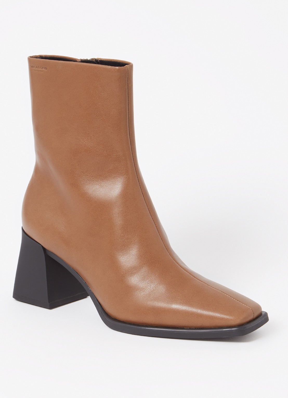 Vagabond Shoemakers Hedda enkellaarsje van leer - voorkant 2 camel
