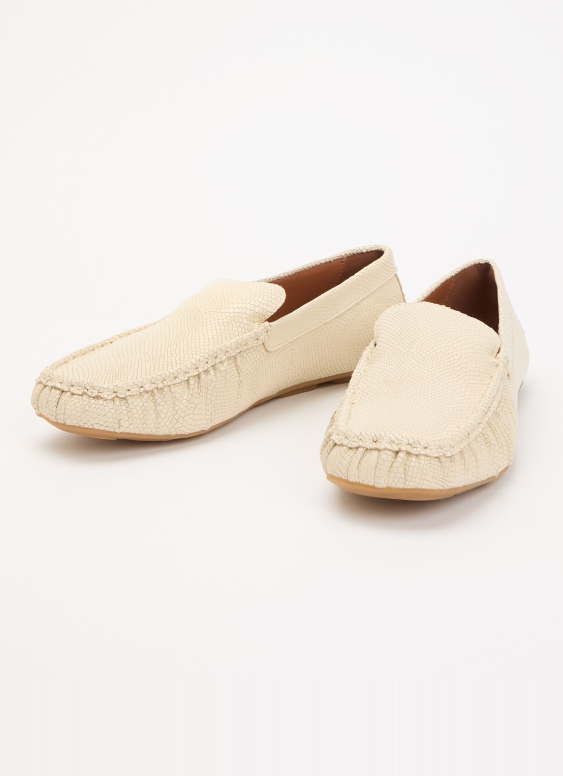 Vagabond Shoemakers Mika loafer van schapenleer - detail creme