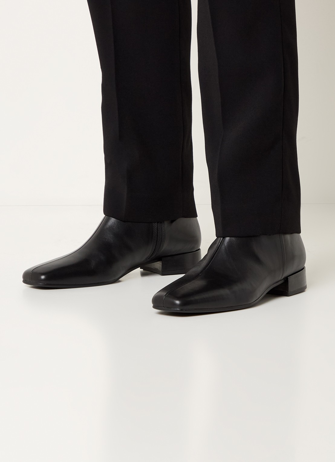 Vagabond Shoemakers Mona enkellaarsje van leer - voorkant 2 zwart