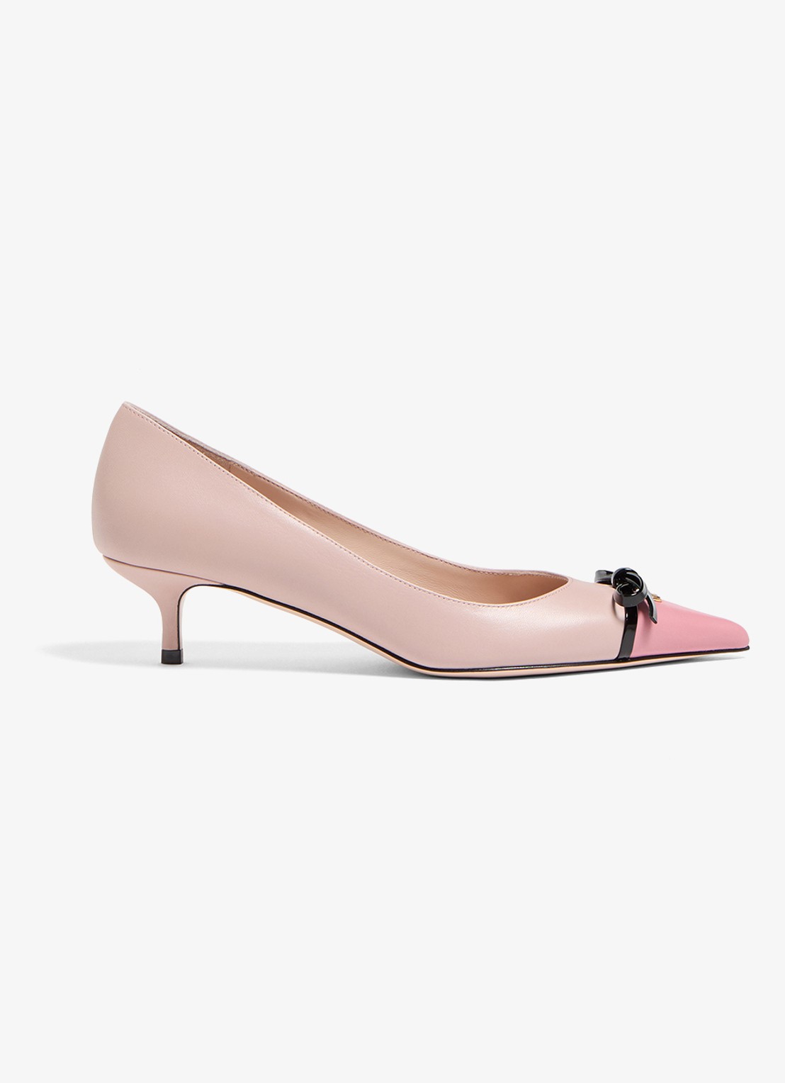 Valentino Garavani Bepointy pump van geitenleer met strikdetail - voorkant 5 oudroze