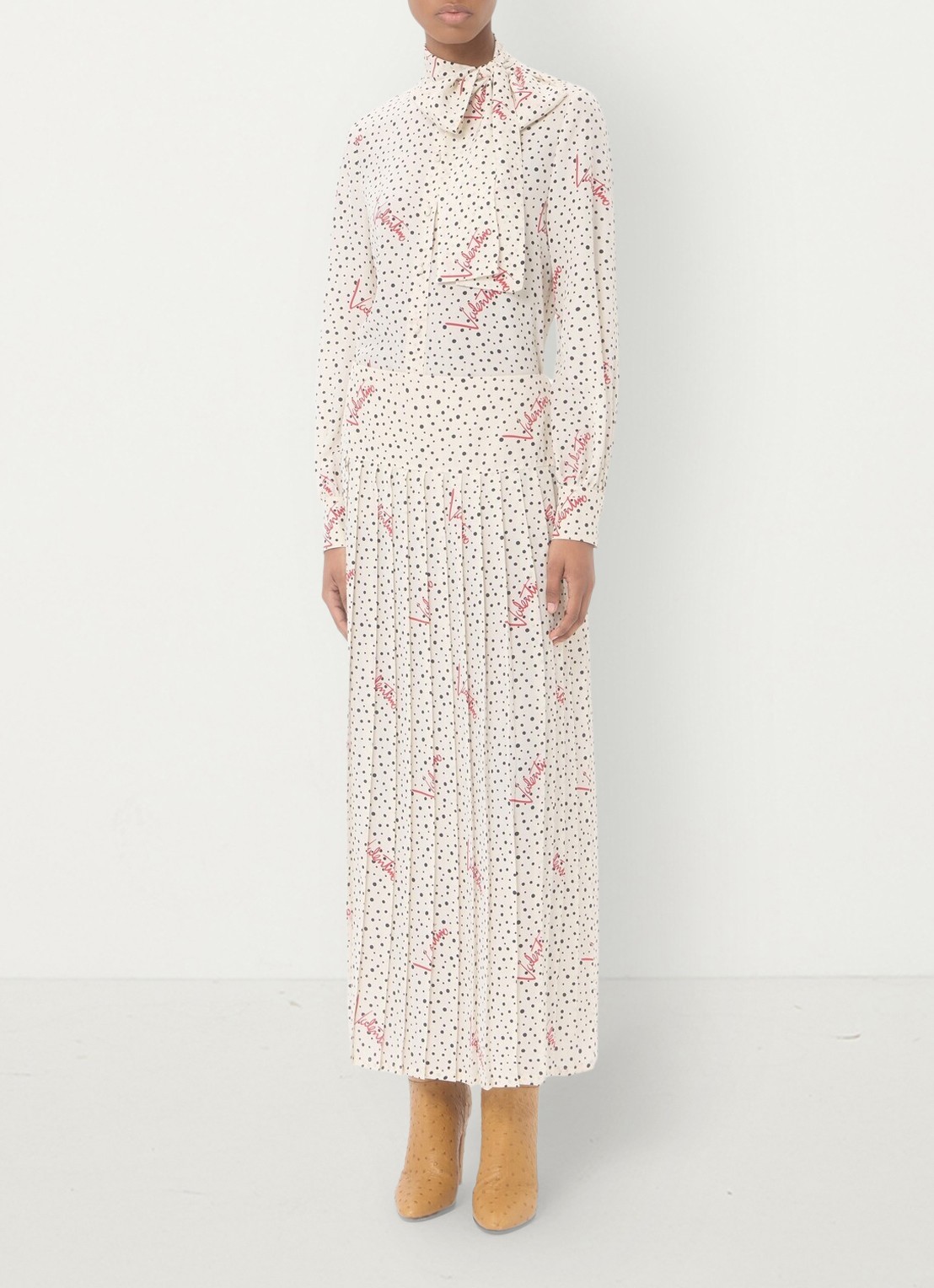 Valentino Garavani Blouse van zijde met logoprint en strikkraag - voorkant 3 creme