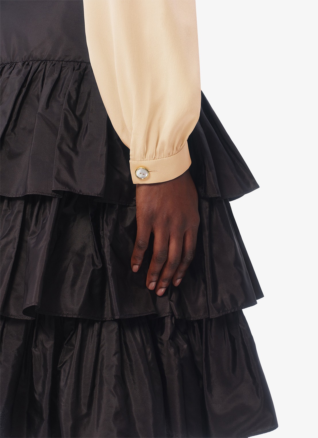 Valentino Garavani Blouse van zijde met strikkraag - detail 5 ivoor