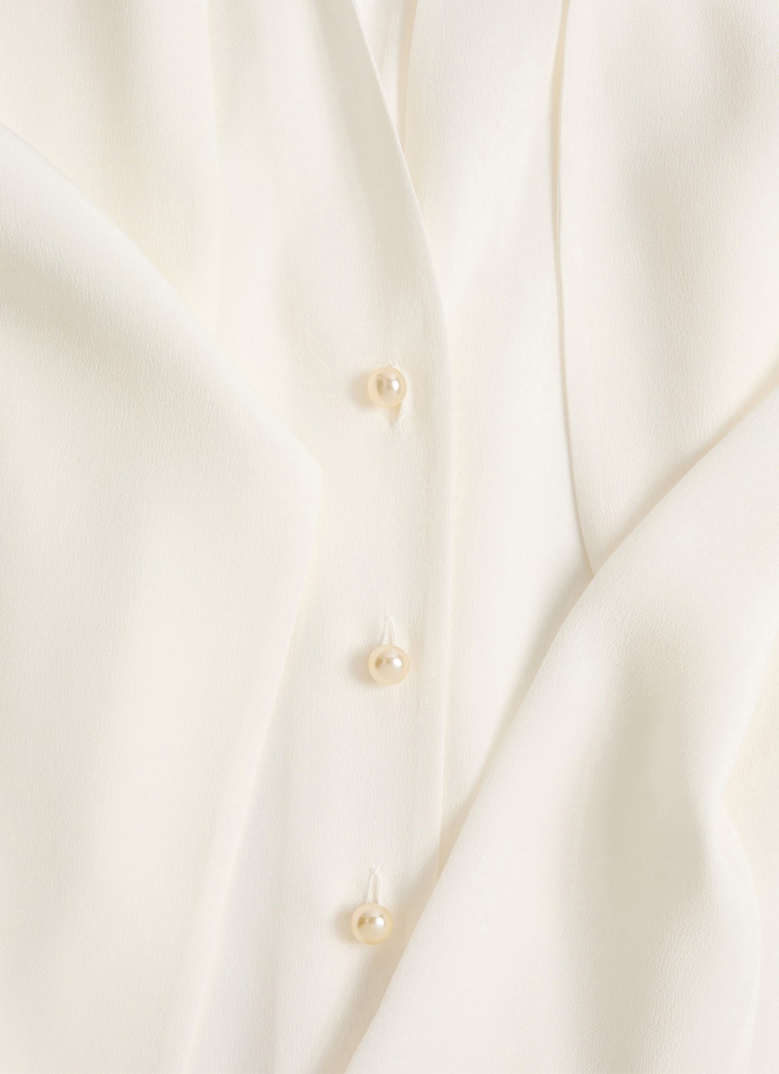 Valentino Garavani Blouse van zijde met strikkraag - detail 3 gebroken wit
