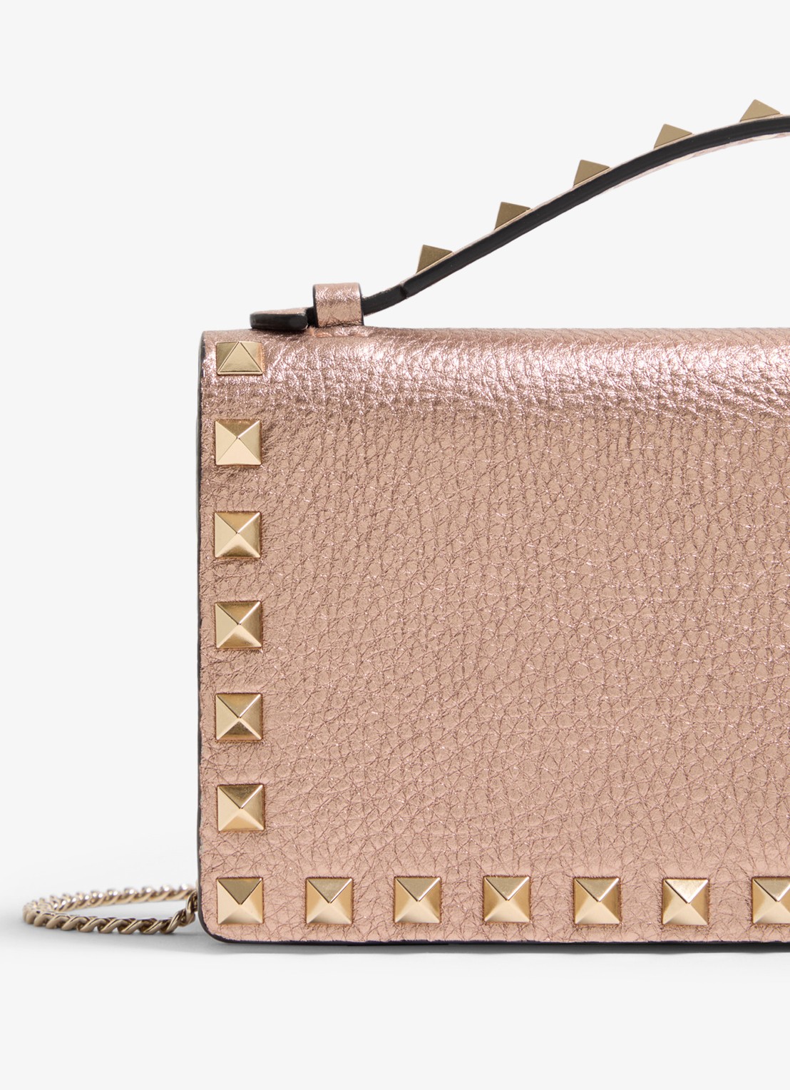 Valentino Garavani Clutch van kalfsleer met metallic finish en studs - detail 6 brons