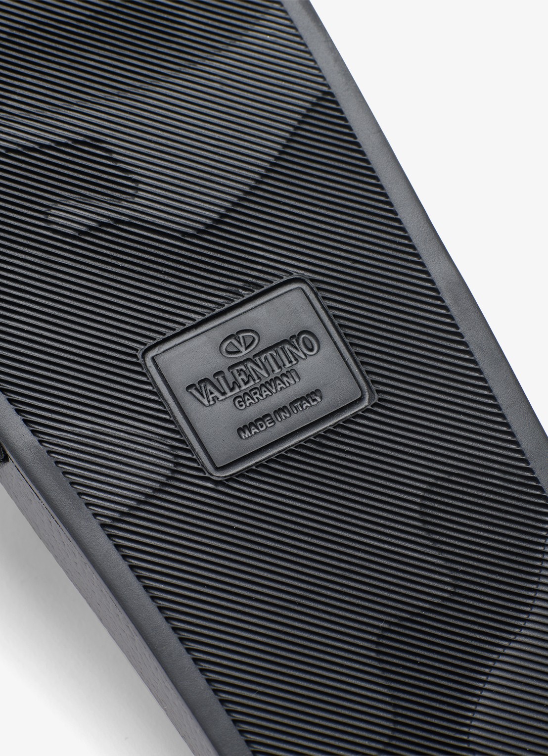 Valentino Garavani Coolslide slipper van rubber - detail 7 zwart