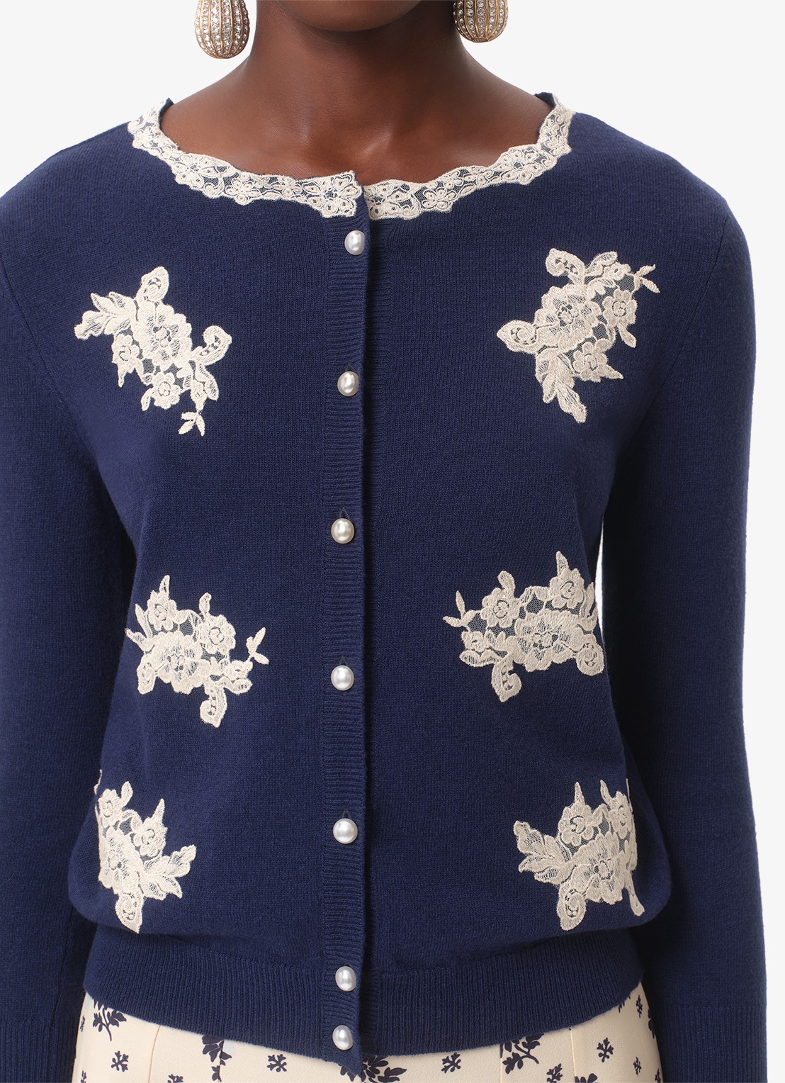 Valentino Garavani Fijngebreid vest van scheerwol met details van kant - detail 6 donkerblauw