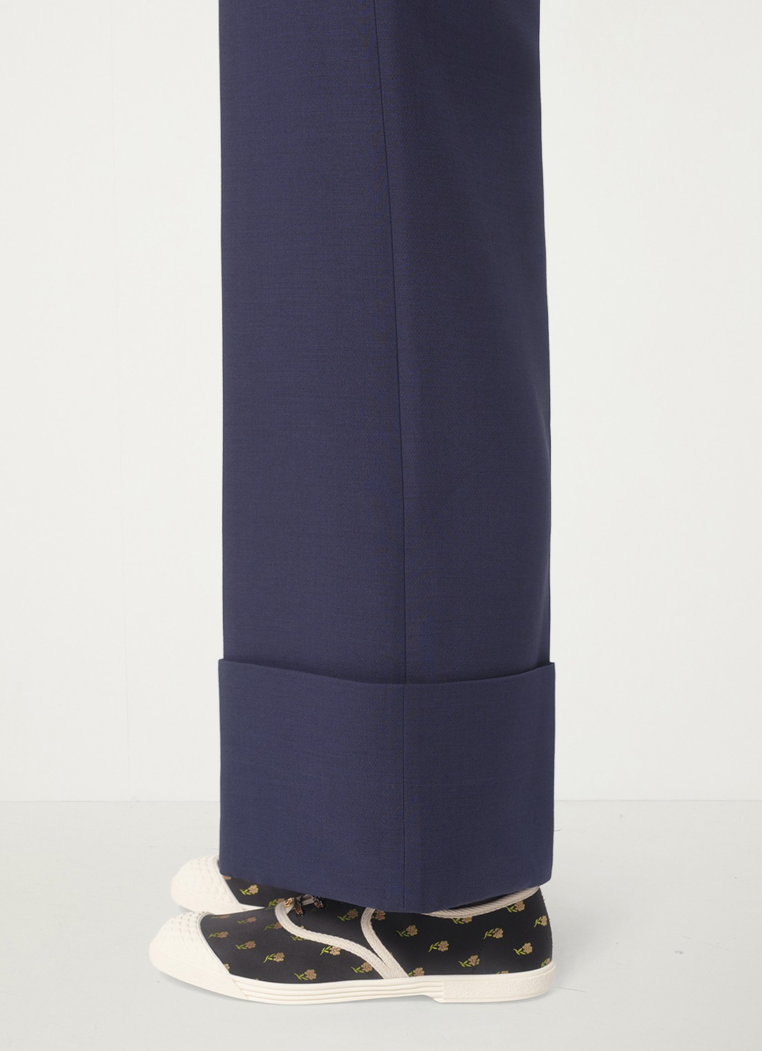 Valentino Garavani High waist loose fit pantalon in zijdeblend - detail 6 donkerblauw