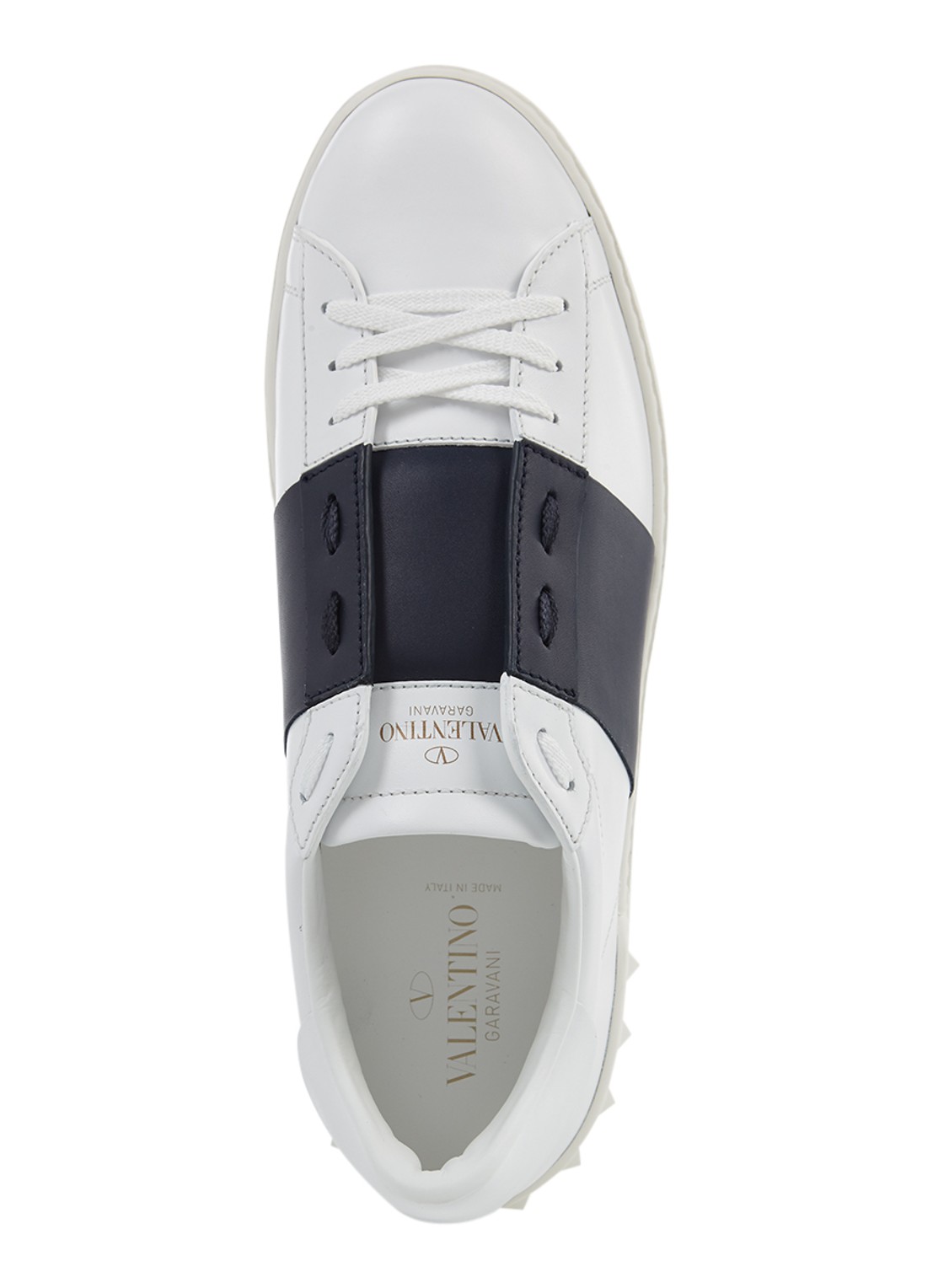 Valentino Garavani Open sneaker van kalfsleer met studs - detail 3 wit