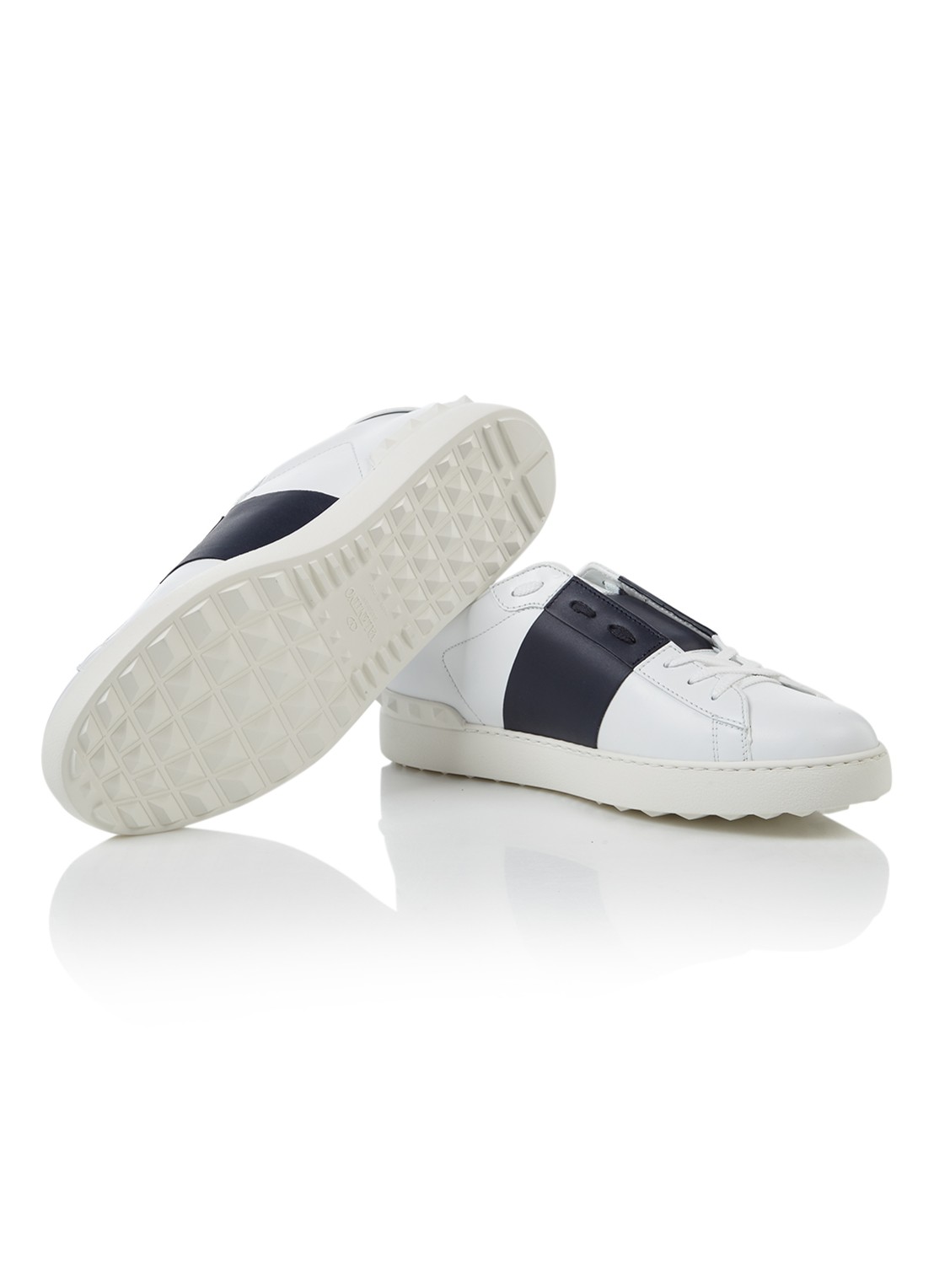 Valentino Garavani Open sneaker van kalfsleer met studs - detail 5 wit
