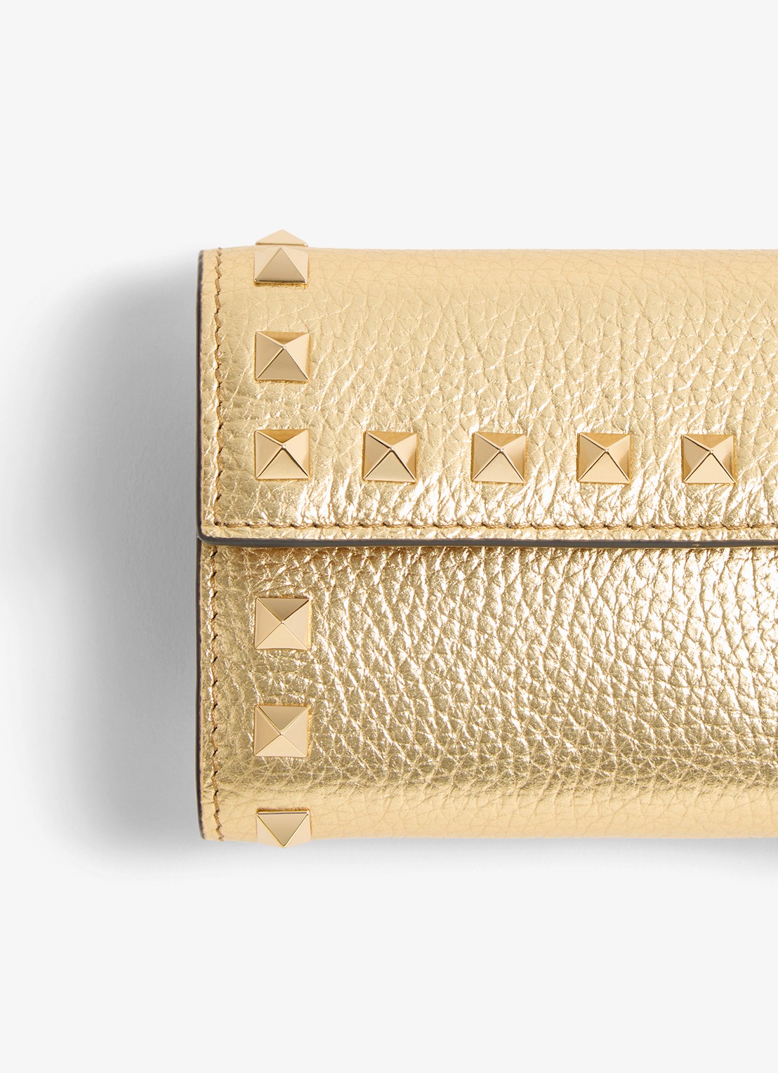 Valentino Garavani Rockstud portemonnee van kalfsleer met metallic finish - detail 4 goud