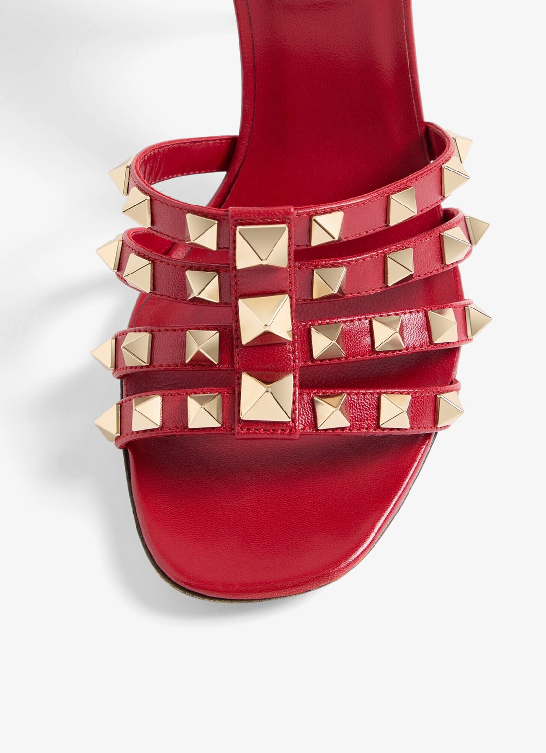 Valentino Garavani Rockstud sandalette van geitenleer met studs - detail 5 rood