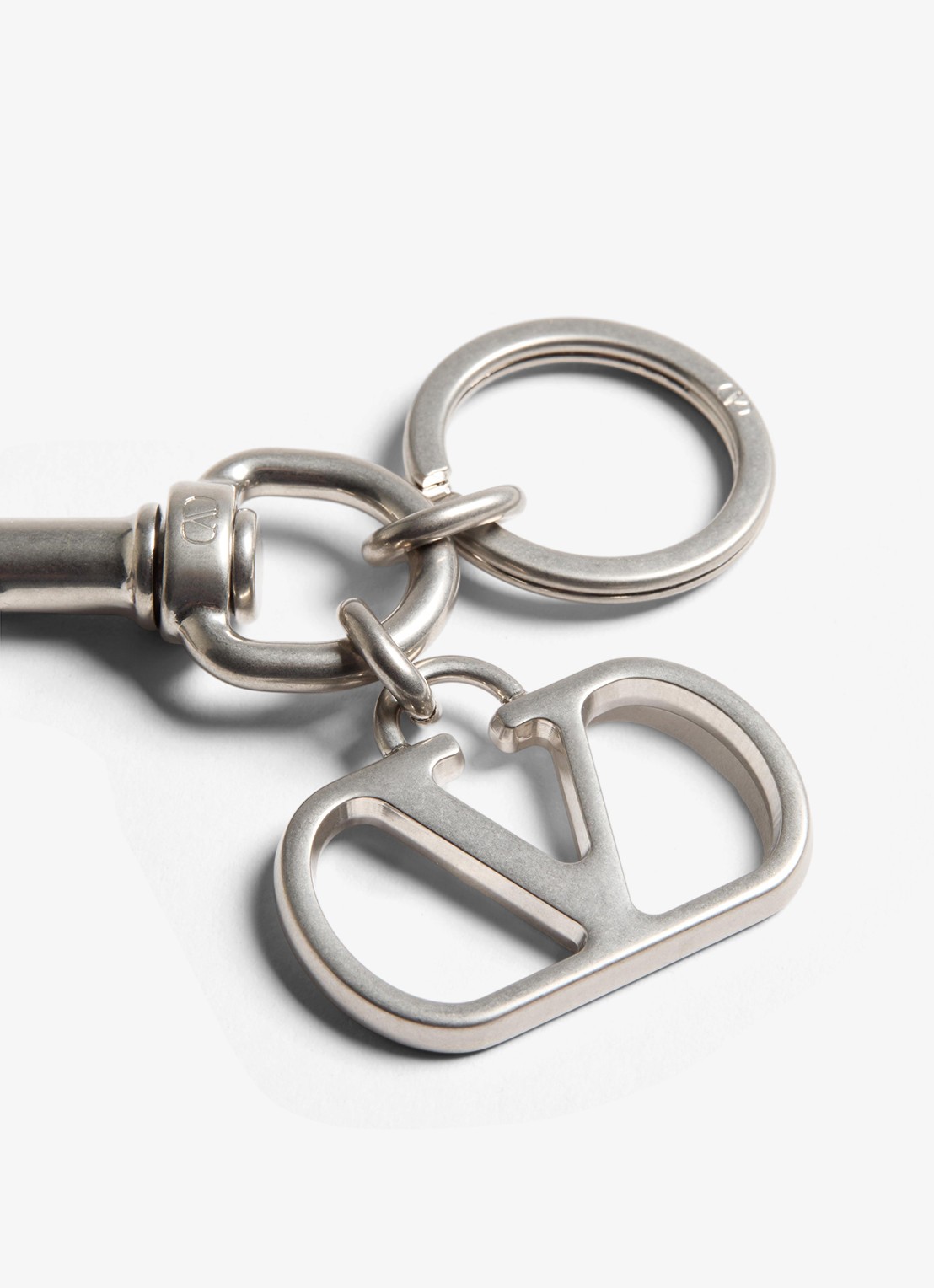Valentino Garavani Sleutelhanger met logo - voorkant 2 zilver