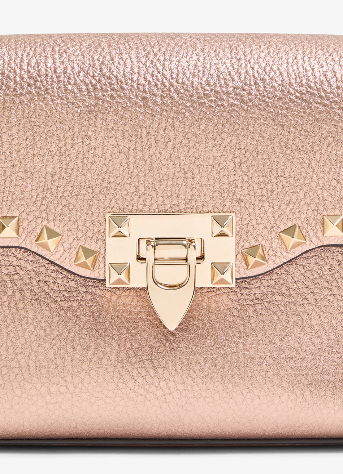 Valentino Garavani Small crossbodytas van kalfsleer met metallic finish en studs - detail 3 roze