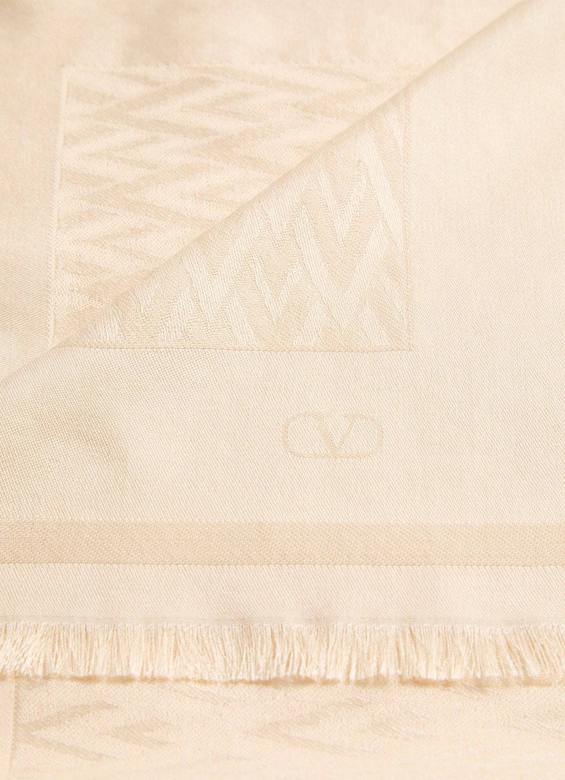 Valentino Garavani Toute la V sjaal in zijdeblend met jacquard dessin 140 x 140 cm - detail 3 creme