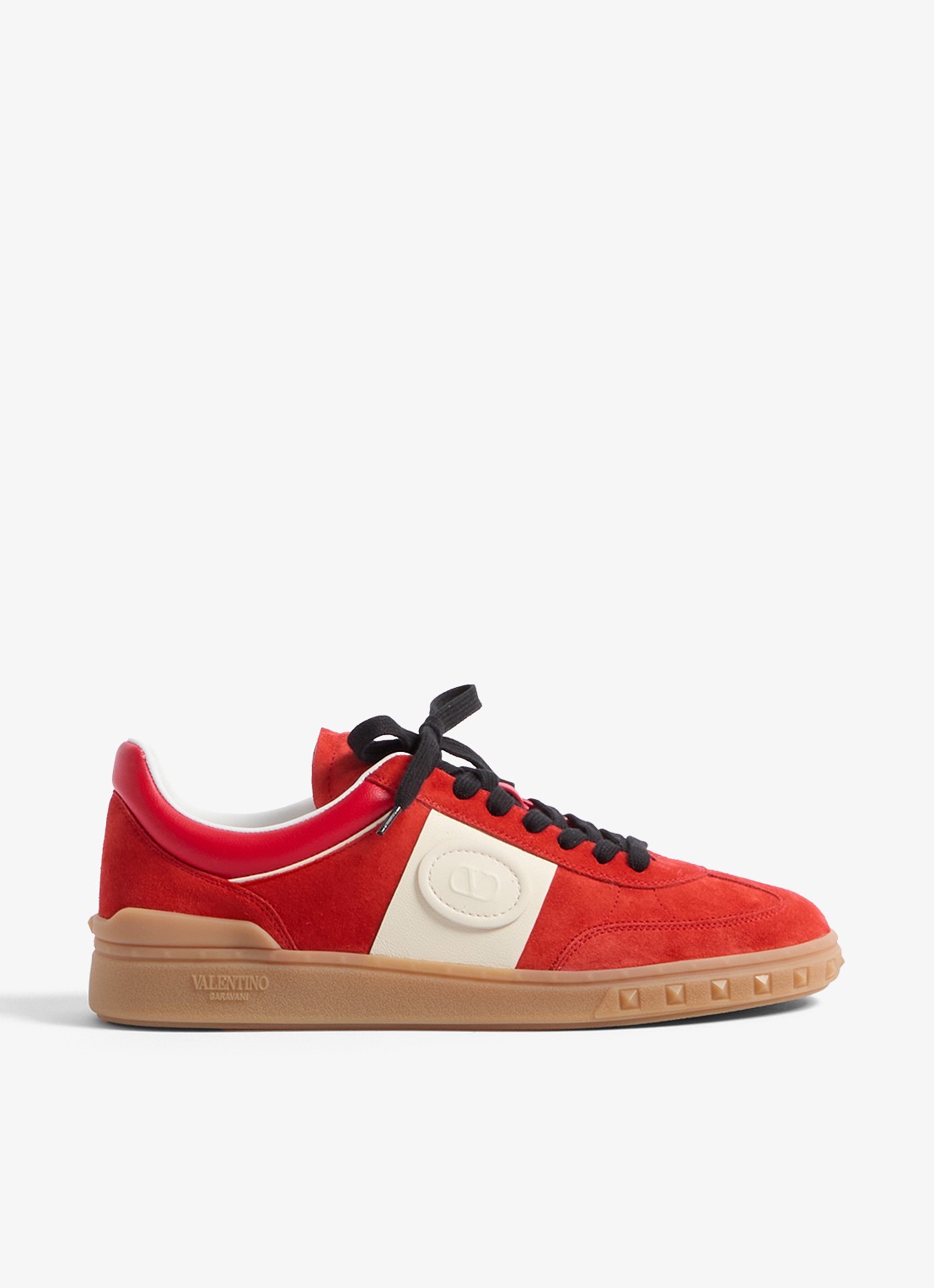 Valentino Garavani Upvillage sneaker van kalfssuède met kalfsleren details - voorkant 2 rood