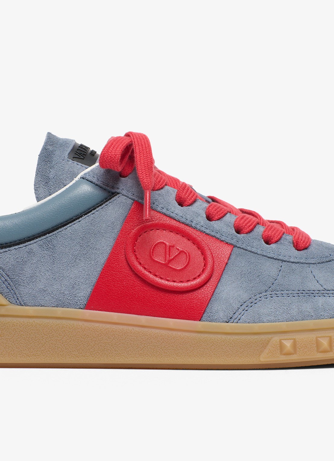 Valentino Garavani Upvillage sneaker van kalfssuède met kalfsleren details - detail 6 grijs