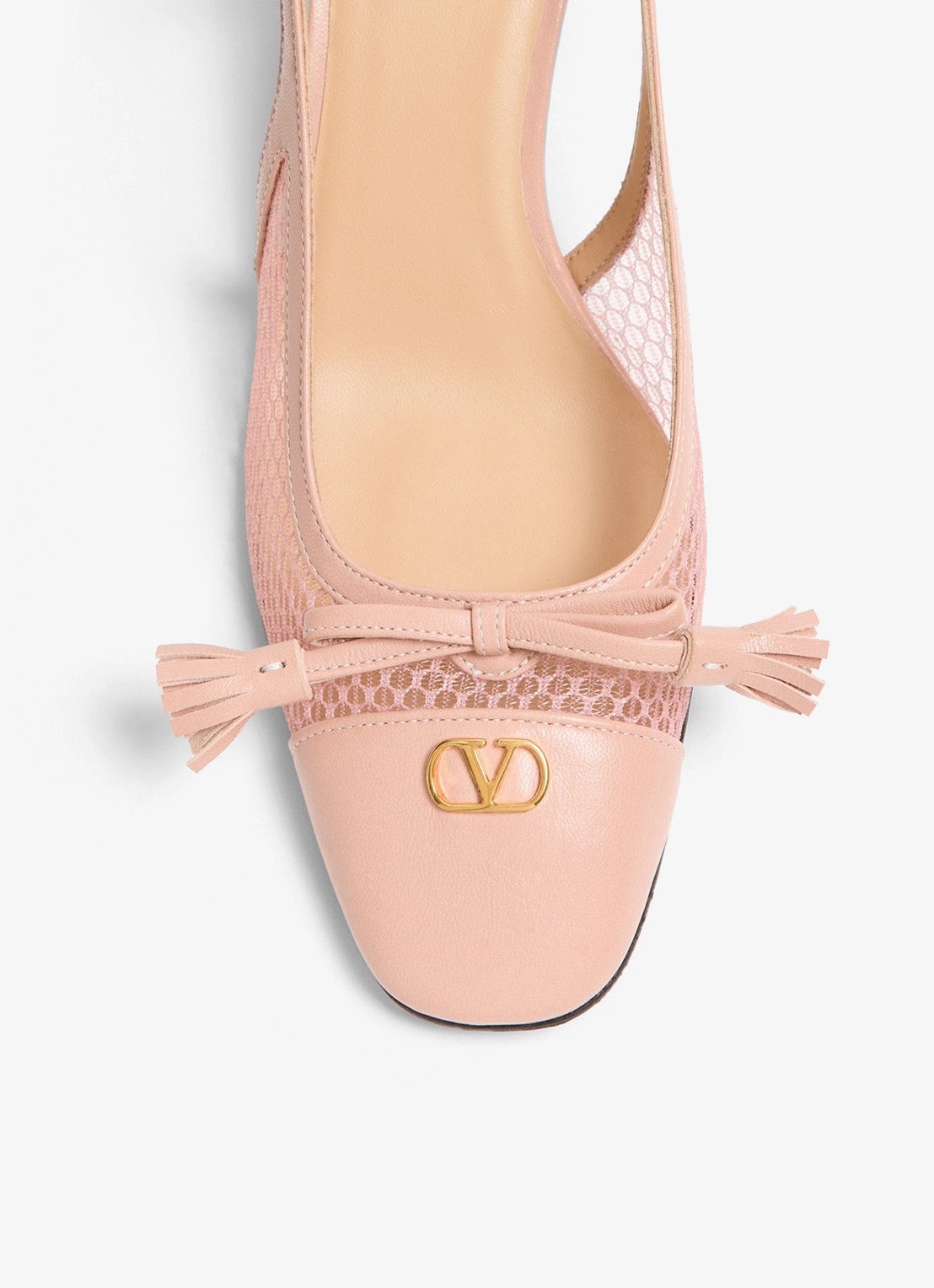 Valentino Garavani Valet Du Roi slingback van geitenleer met mesh details - detail 5 oudroze