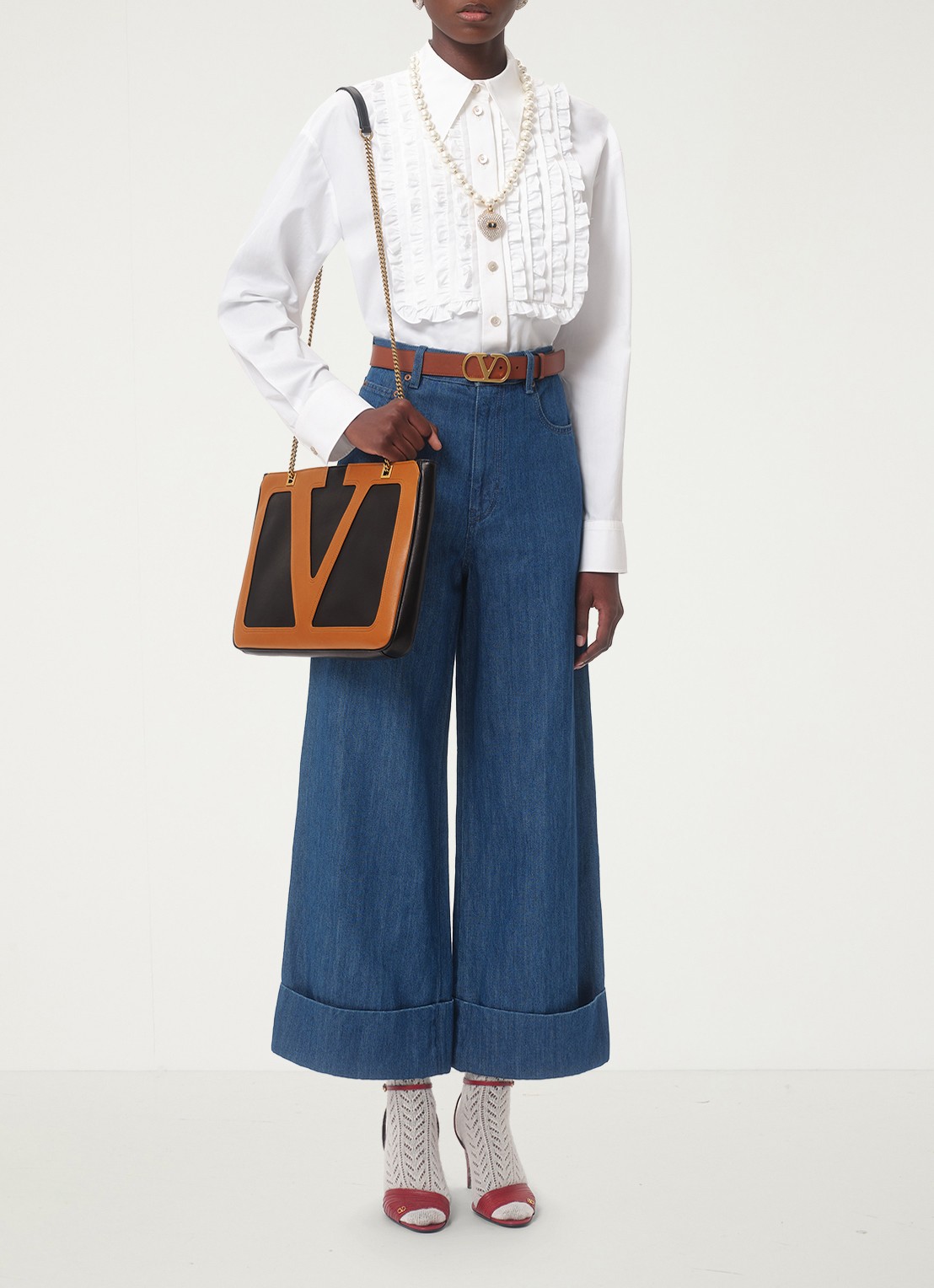 Valentino Garavani Viva Superstar Medium schoudertas van lamsleer - detail 5 zwart