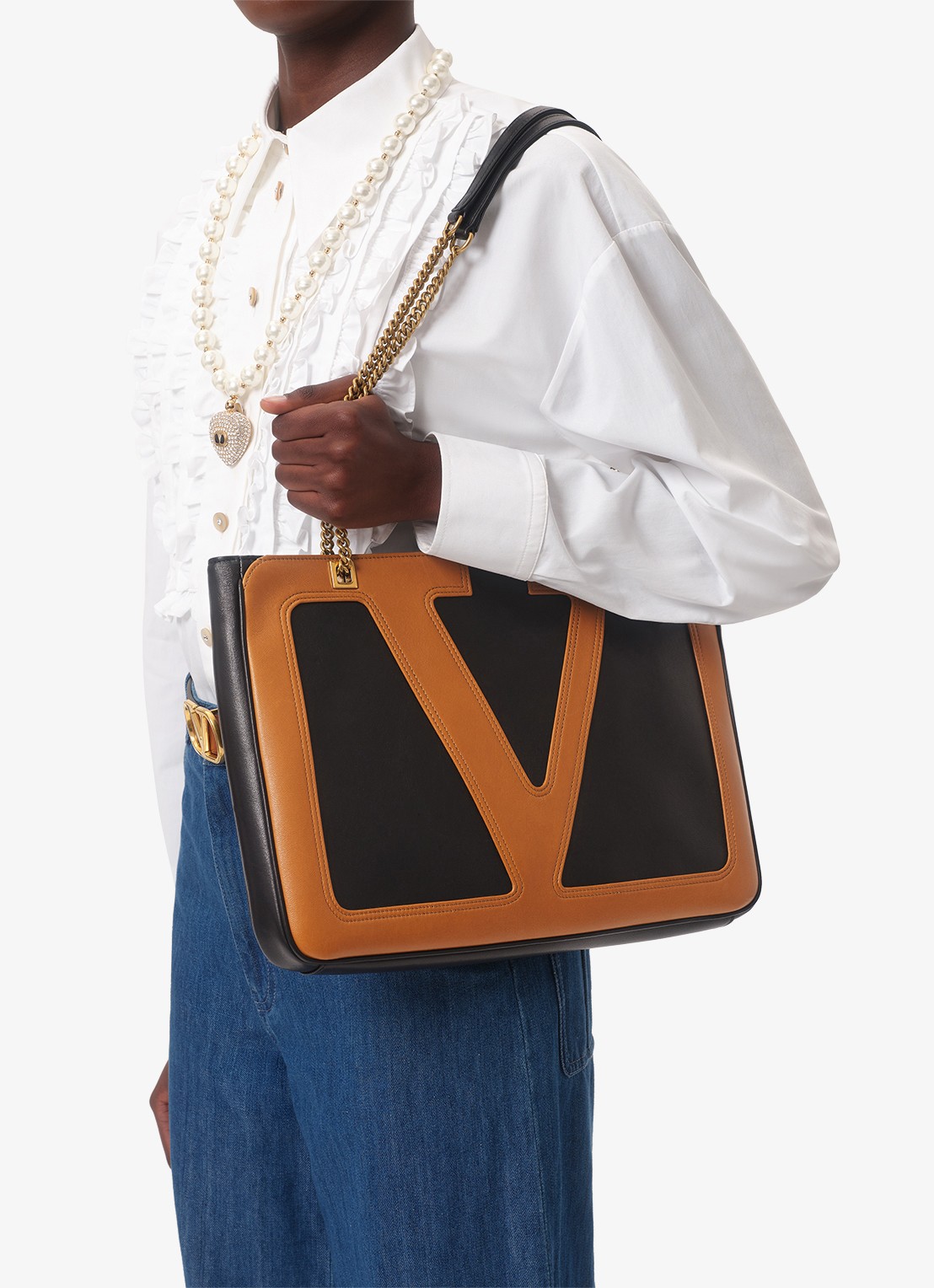 Valentino Garavani Viva Superstar Medium schoudertas van lamsleer - voorkant 8 zwart