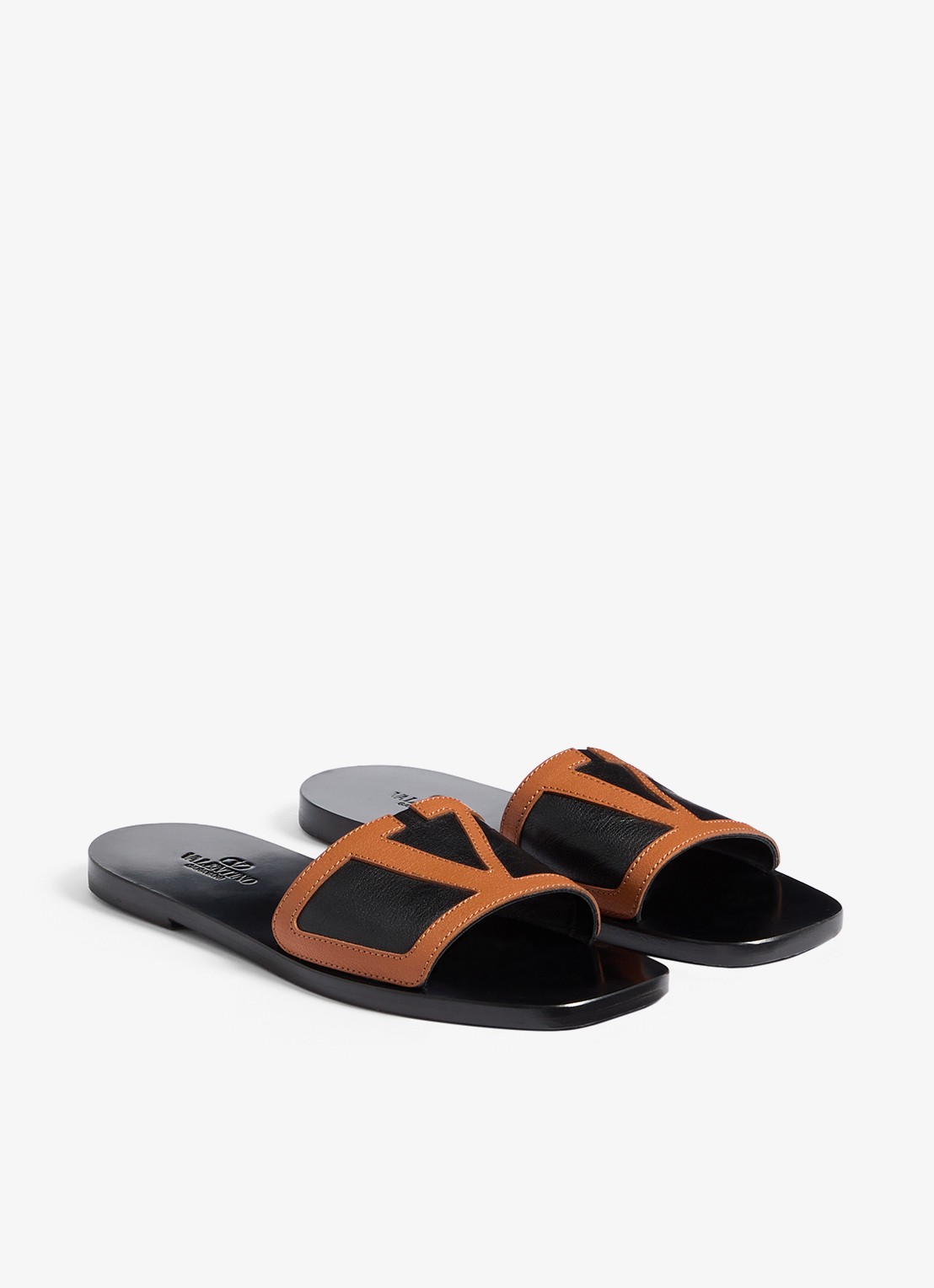 Valentino Garavani Viva Superstar slipper van geitenleer  - detail 2 zwart