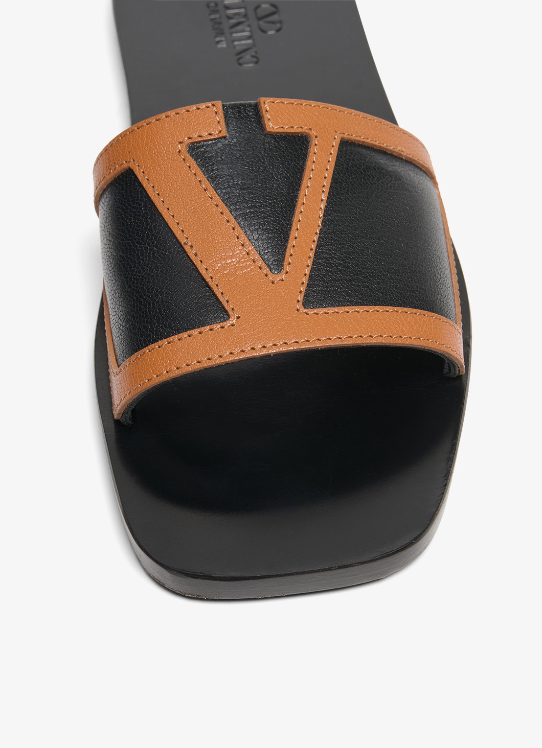 Valentino Garavani Viva Superstar slipper van geitenleer  - detail 4 zwart
