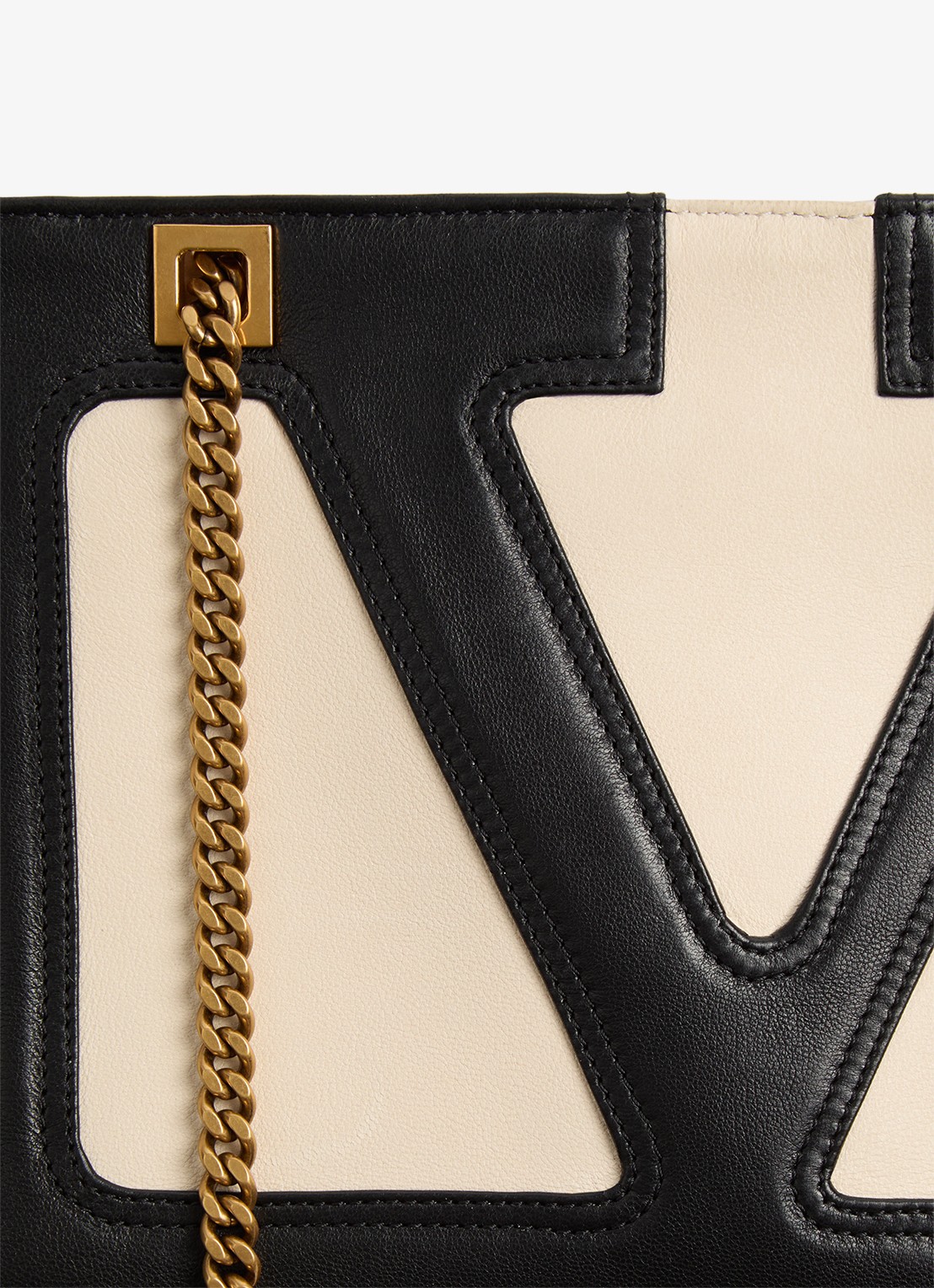 Valentino Garavani Viva Superstar Small schoudertas van lamsleer - detail 6 gebroken wit
