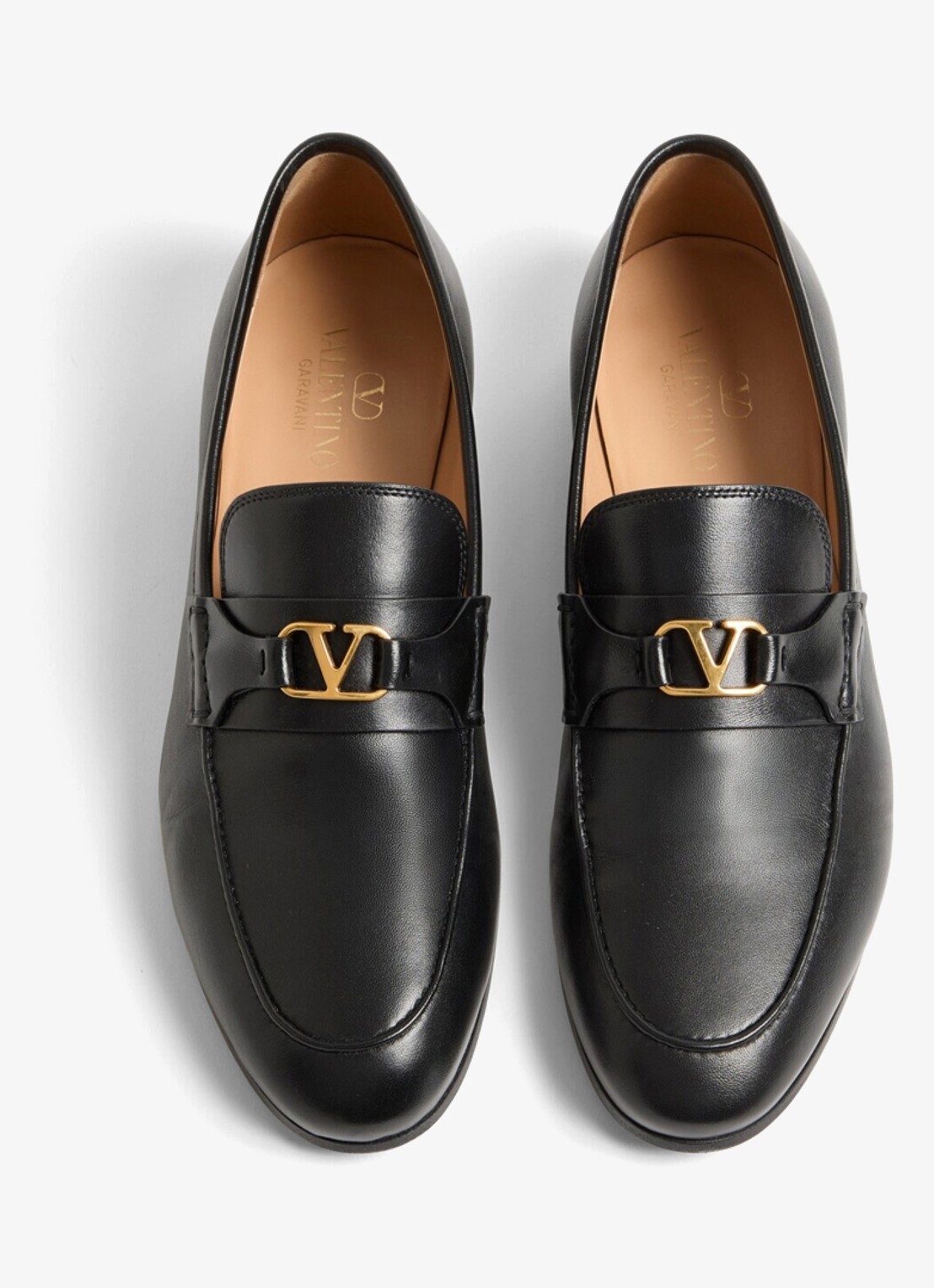 Valentino Garavani VLogo Signature loafer van lamsleer - detail 3 zwart