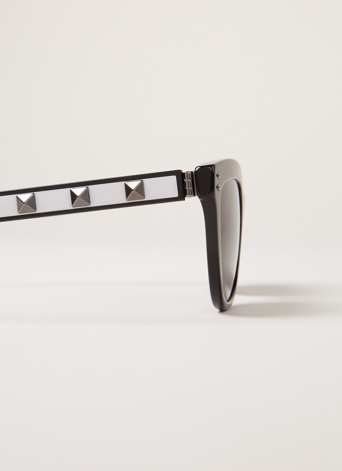 Valentino Zonnebril VA4049  - detail 5 zwart